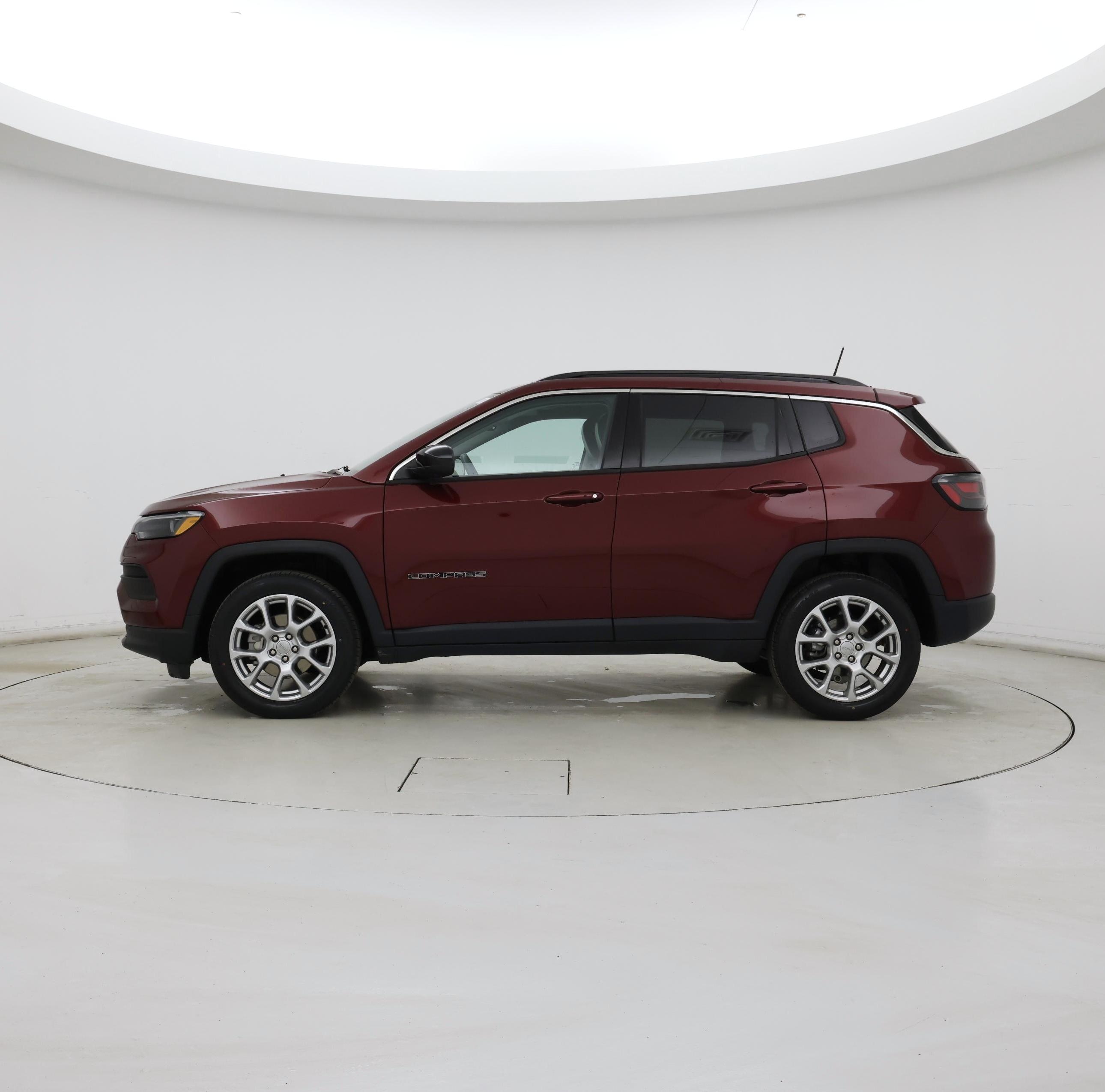 Thumbnail: 2022 Jeep Compass - 3
