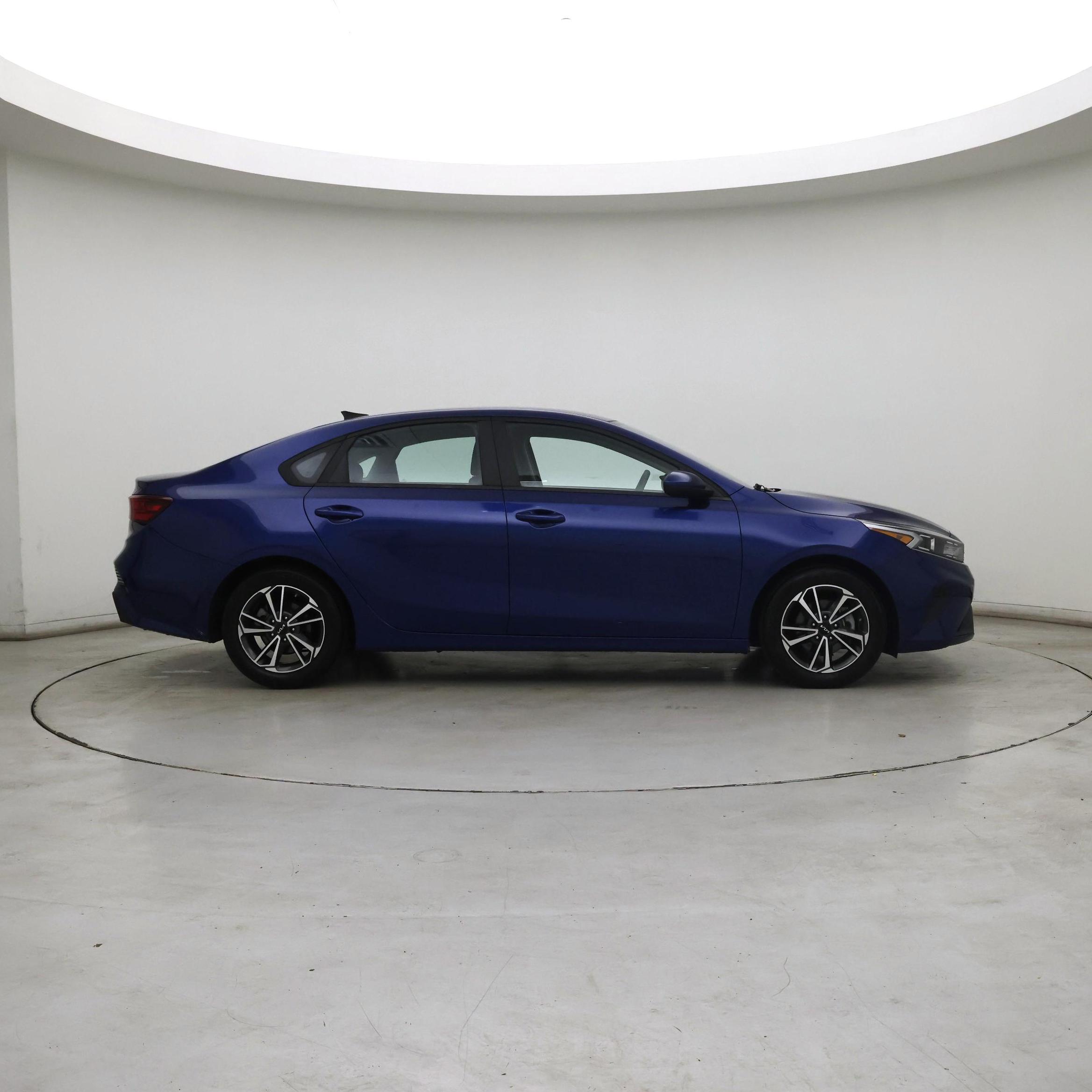 Thumbnail: 2022 Kia Forte - 7