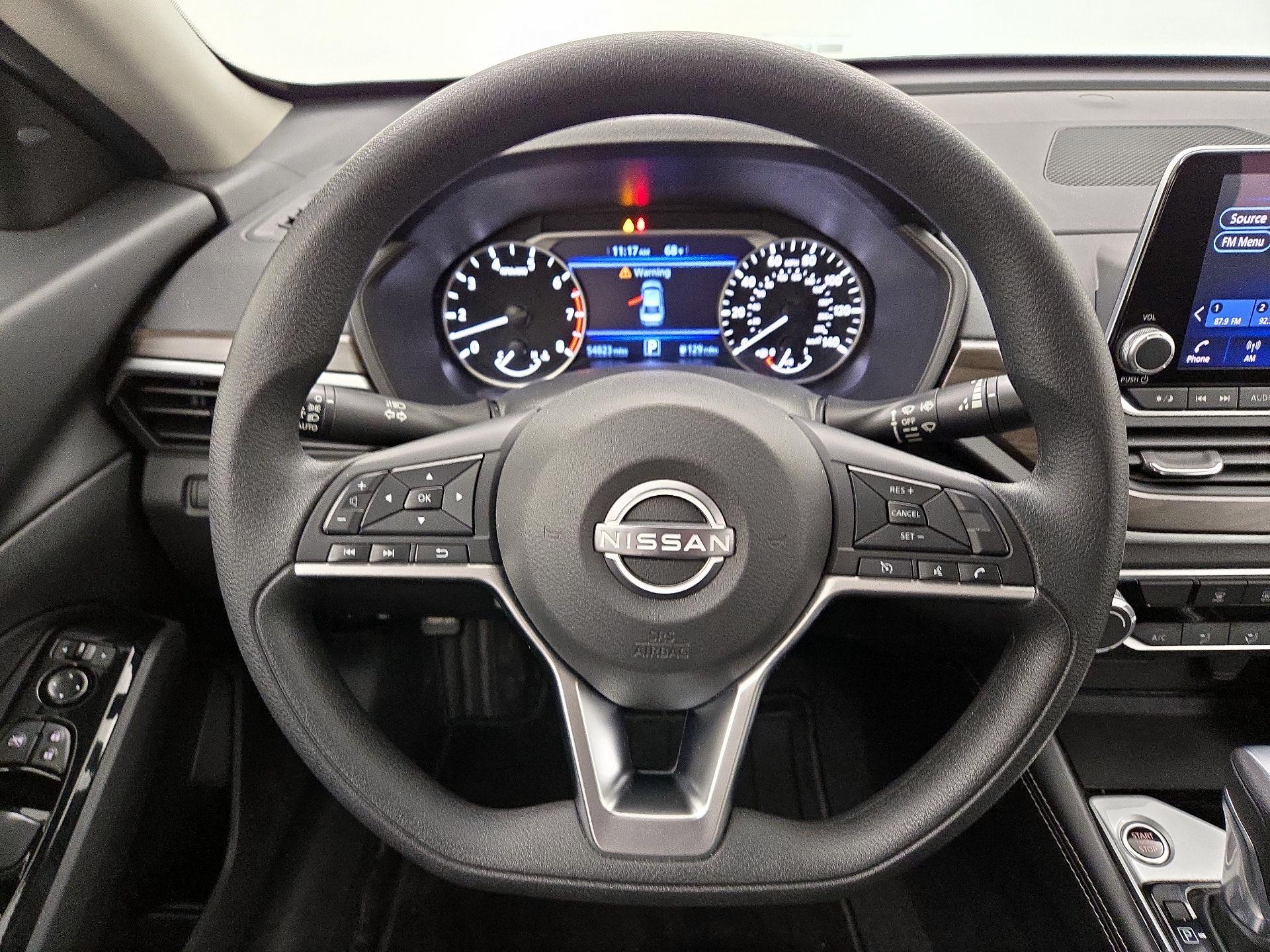 Thumbnail: 2023 Nissan Altima - 10