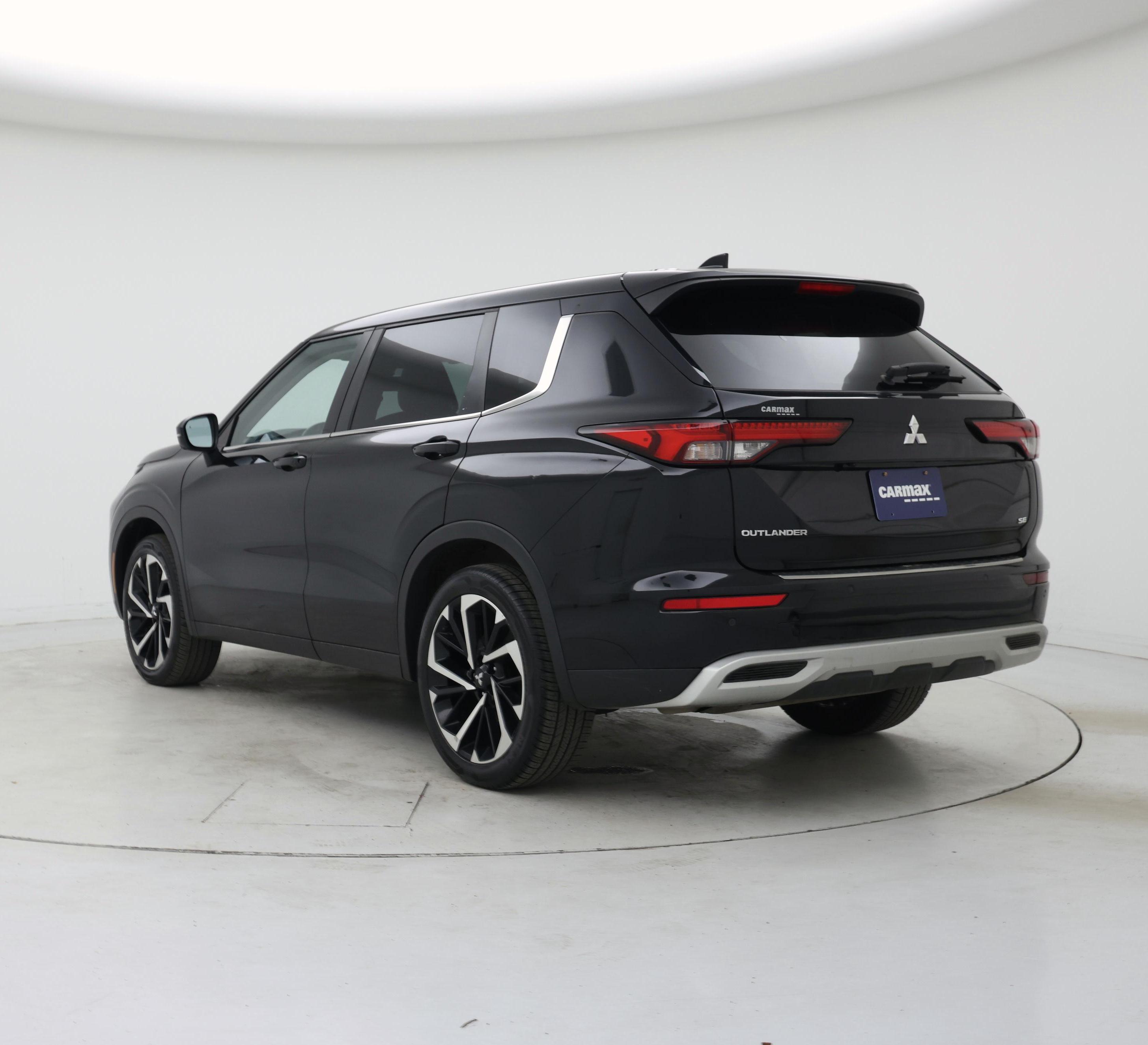 Thumbnail: 2022 Mitsubishi Outlander - 2