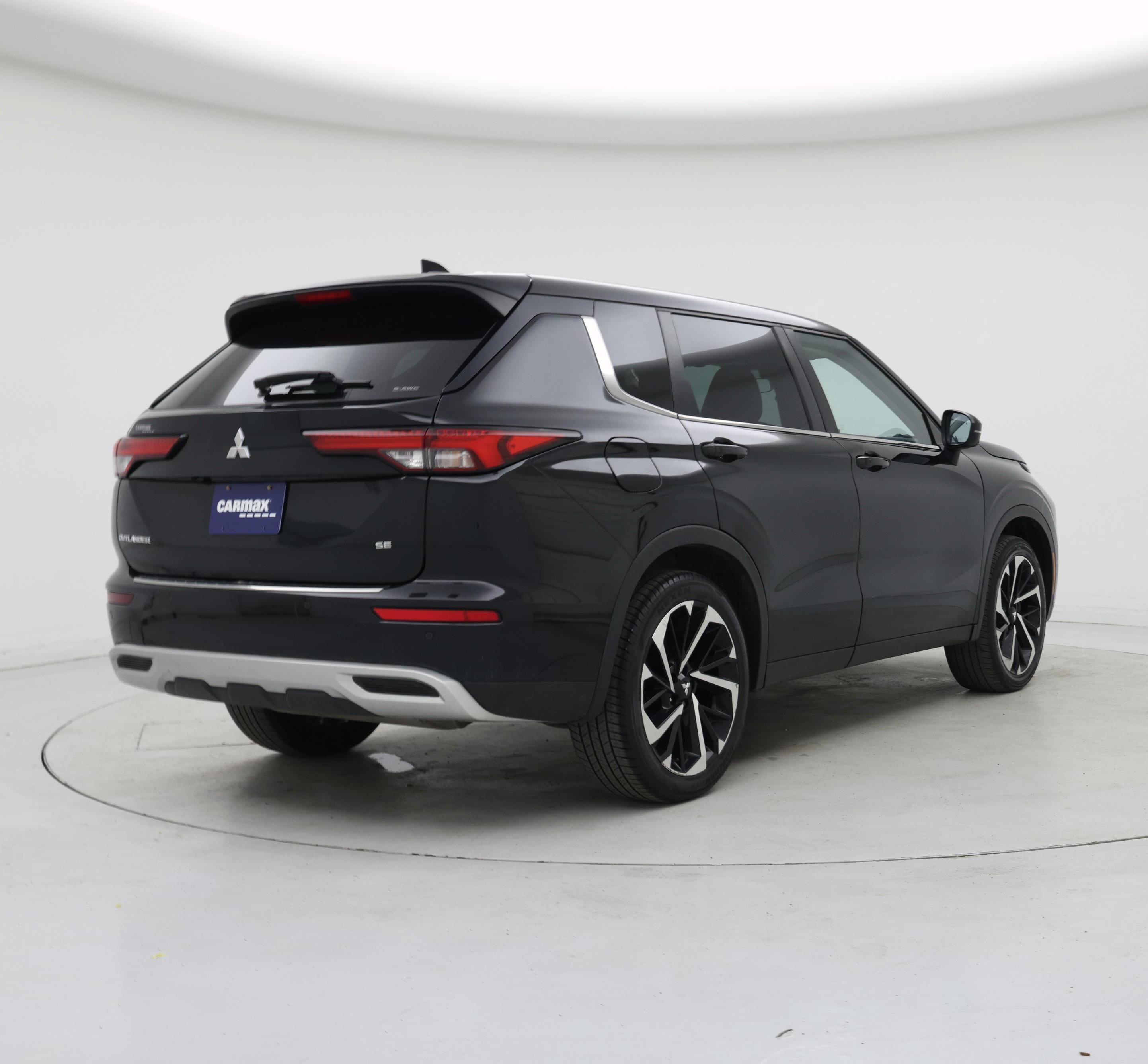 Thumbnail: 2022 Mitsubishi Outlander - 8