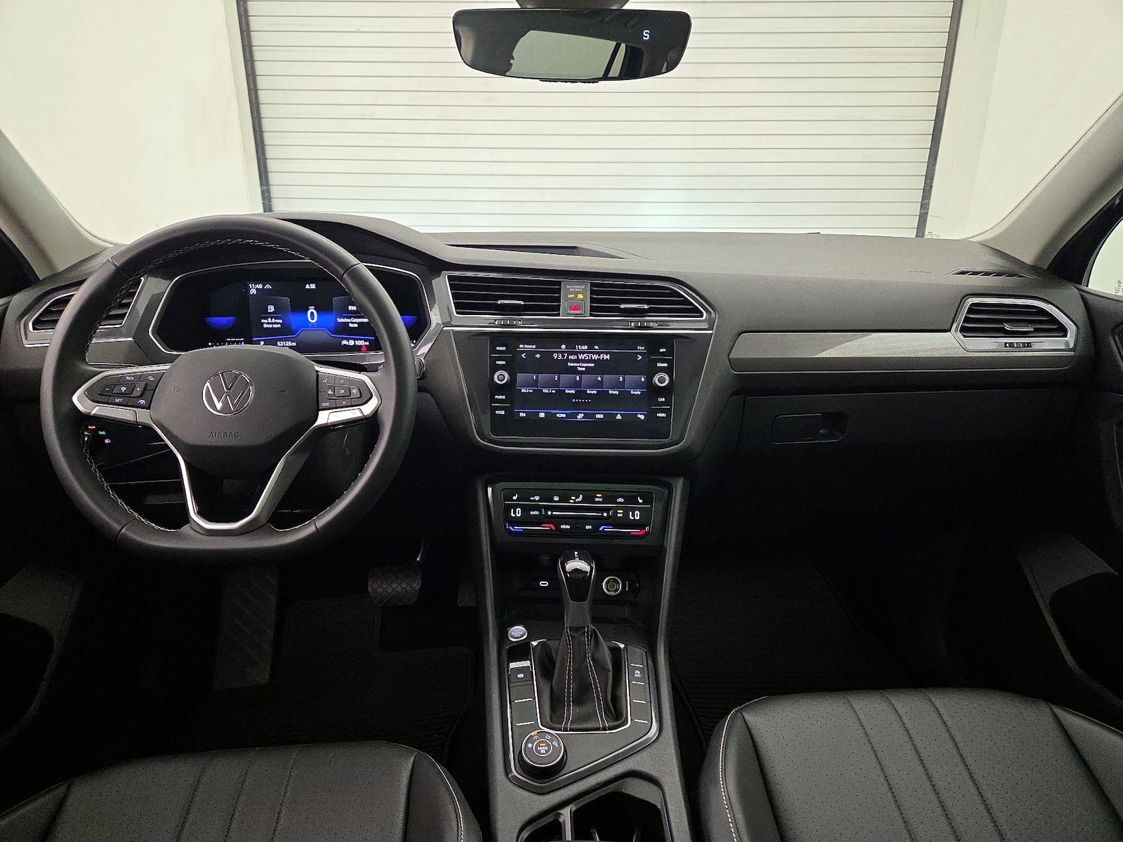 2022 Volkswagen Tiguan SE - Photo 10
