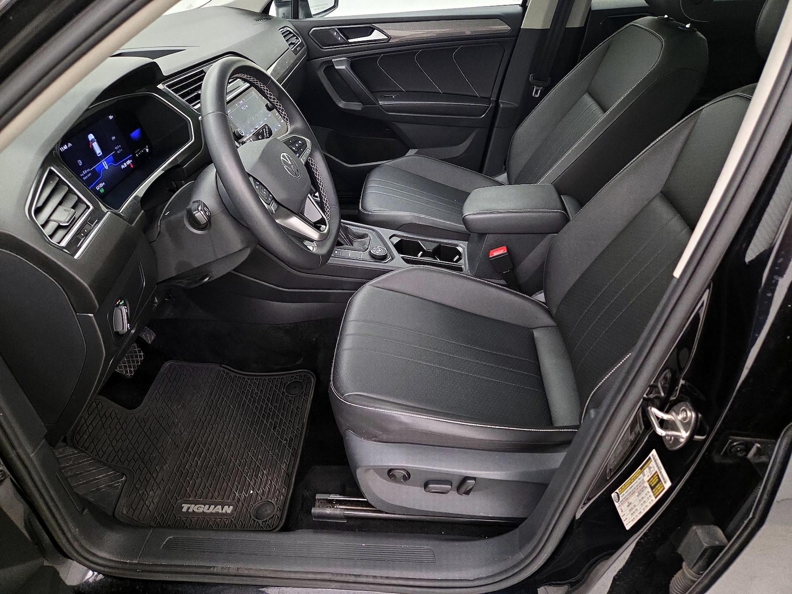2022 Volkswagen Tiguan SE - Photo 12