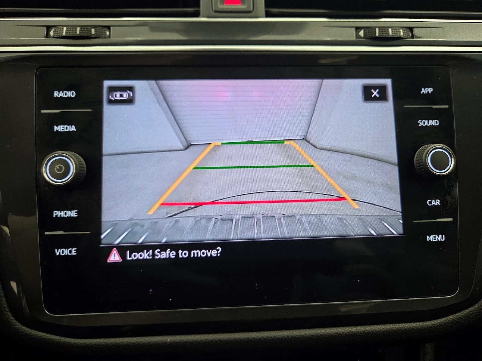 2022 Volkswagen Tiguan SE - Photo 15