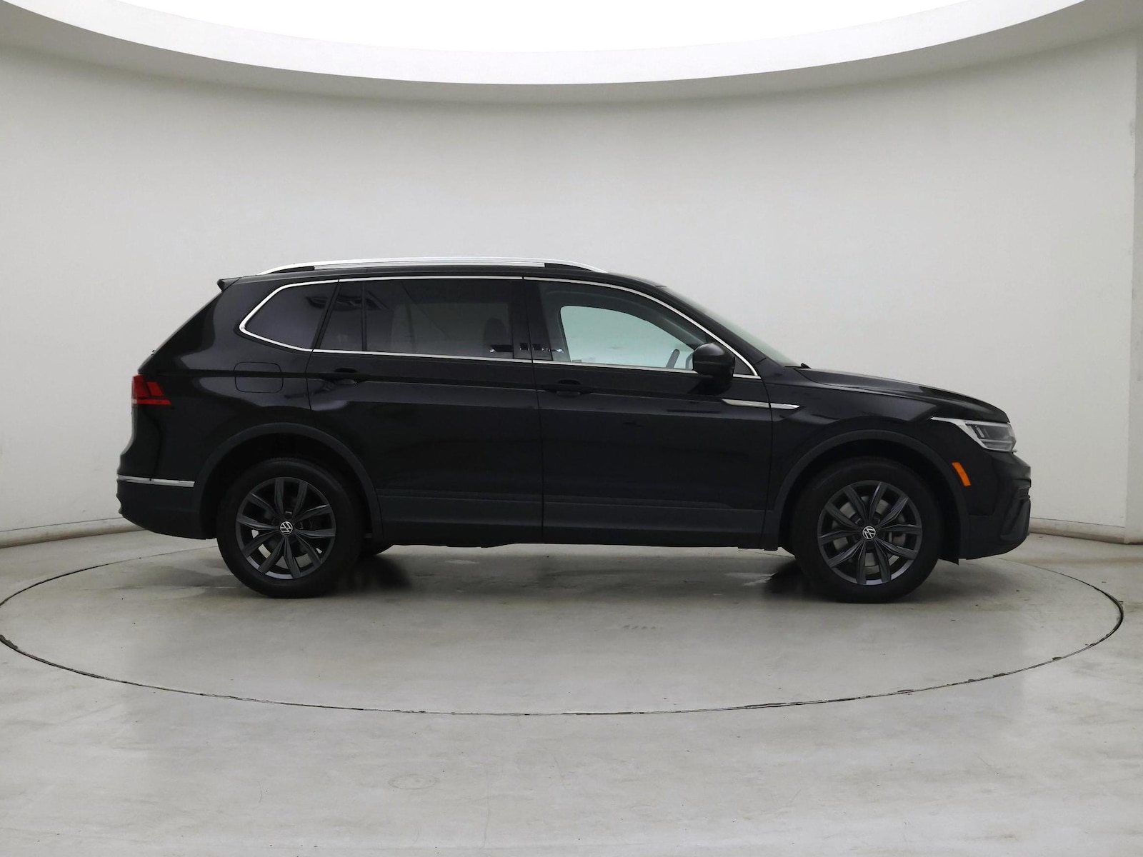 2022 Volkswagen Tiguan SE - Photo 8