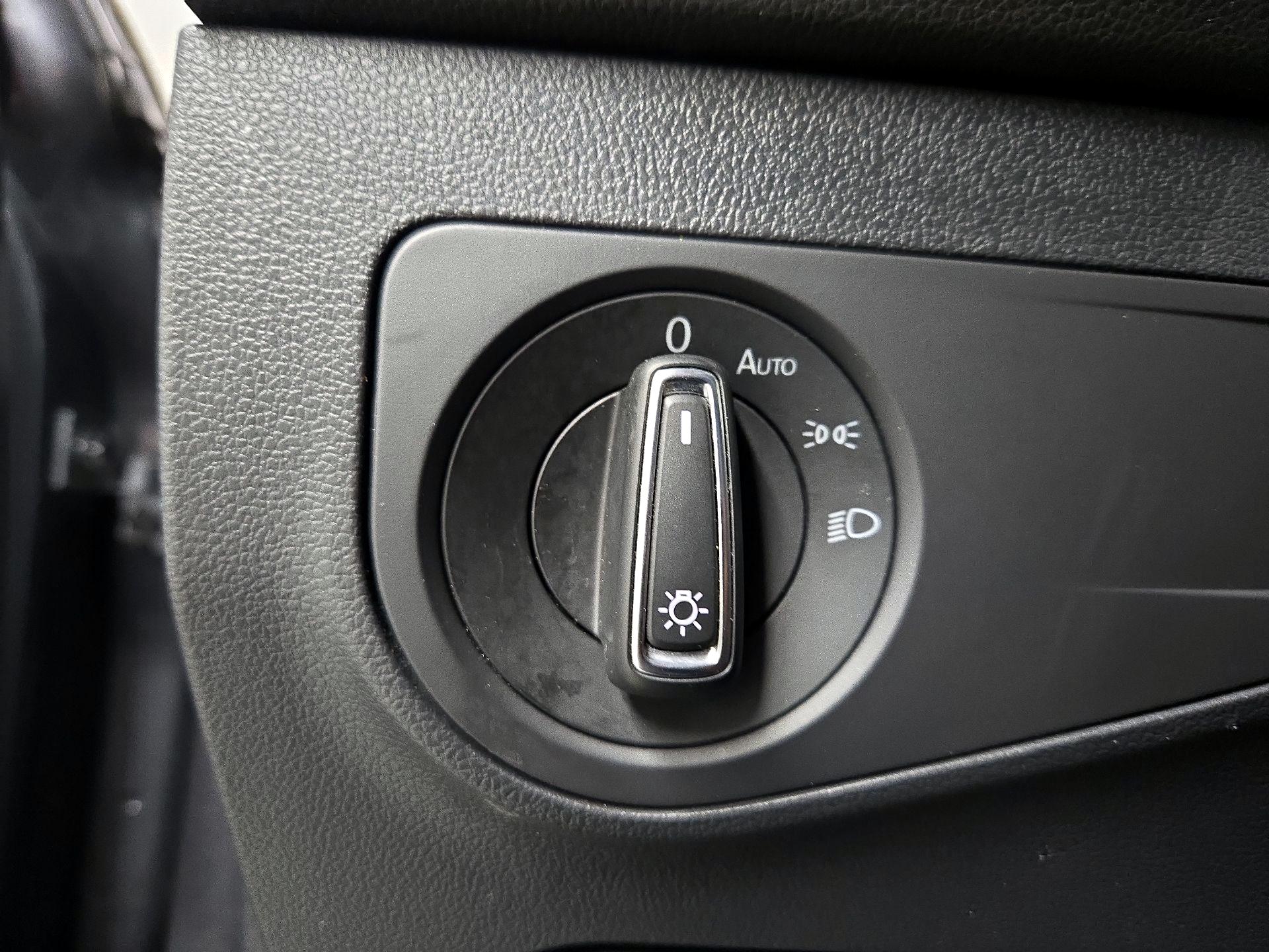 Thumbnail: 2024 Volkswagen Tiguan - 13