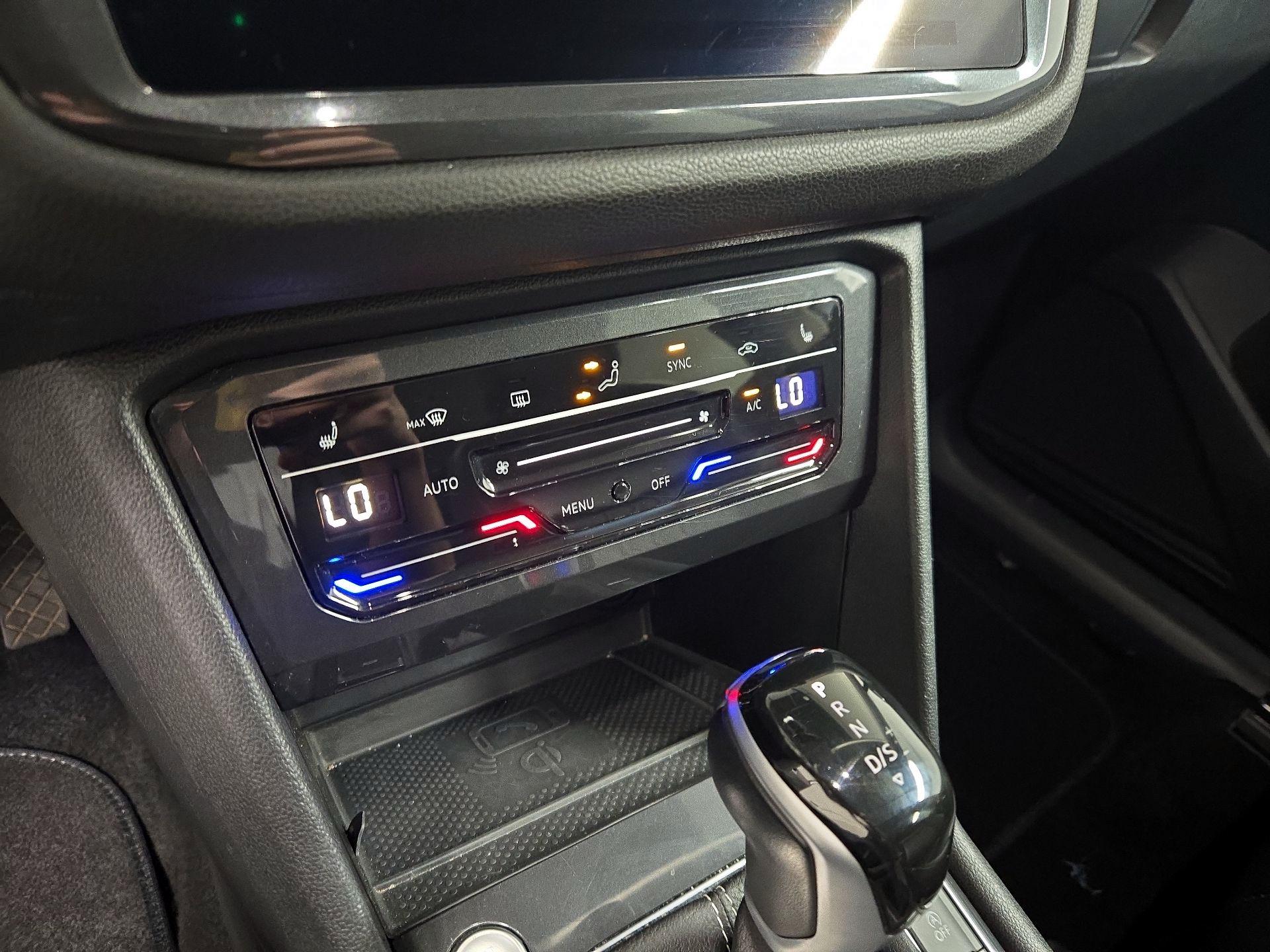 Thumbnail: 2024 Volkswagen Tiguan - 16