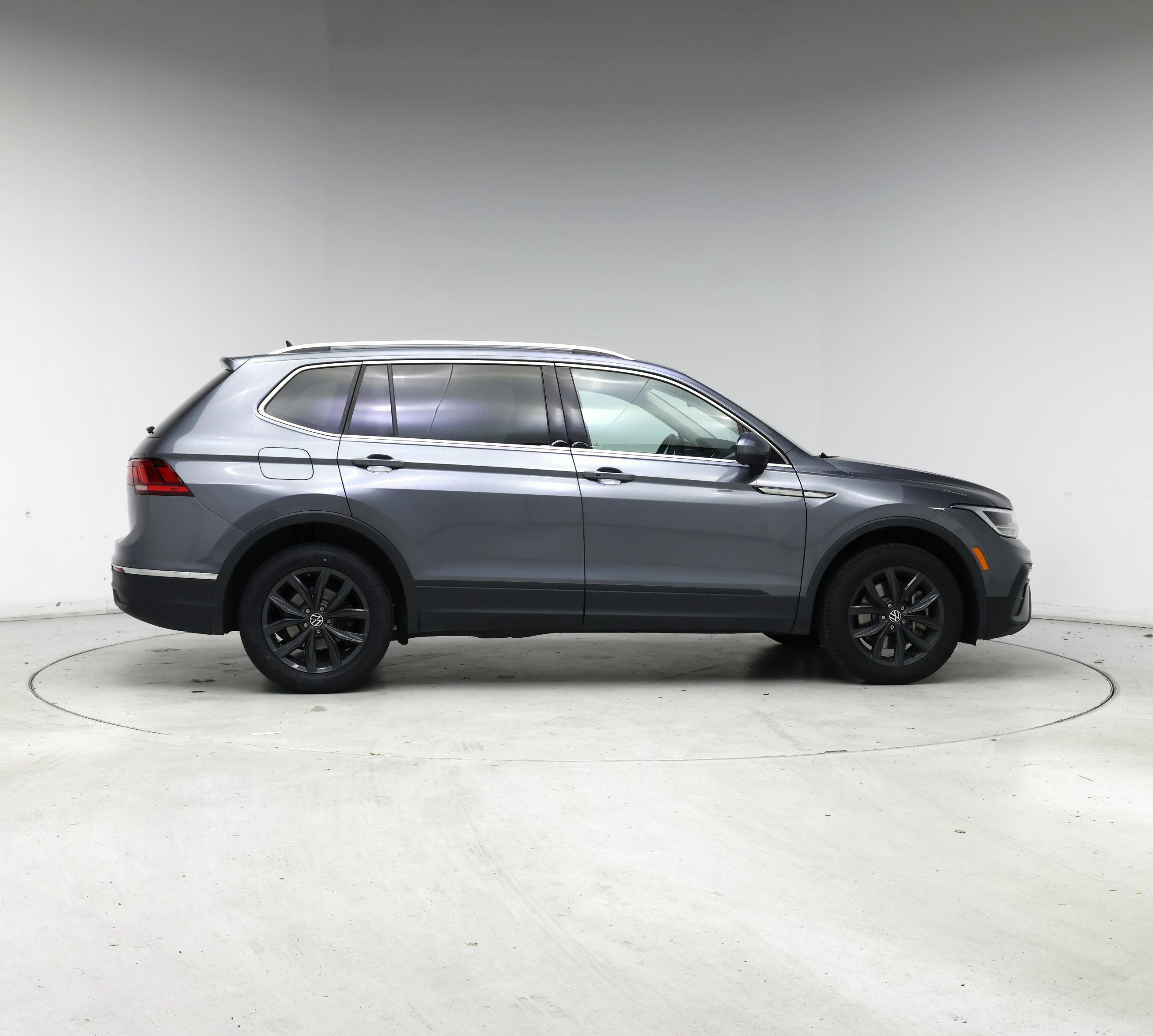 Thumbnail: 2024 Volkswagen Tiguan - 7