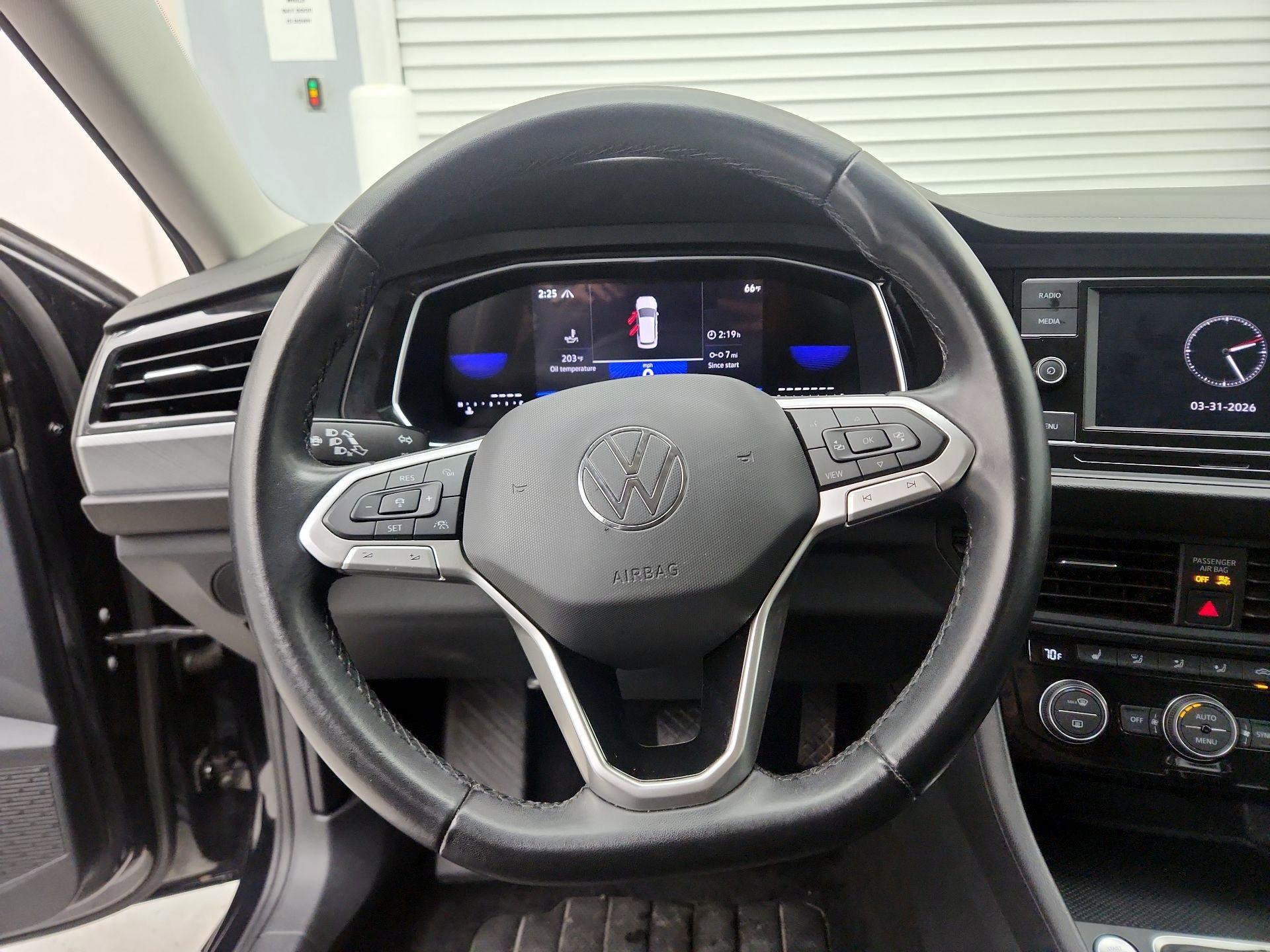 Thumbnail: 2024 Volkswagen Jetta - 10