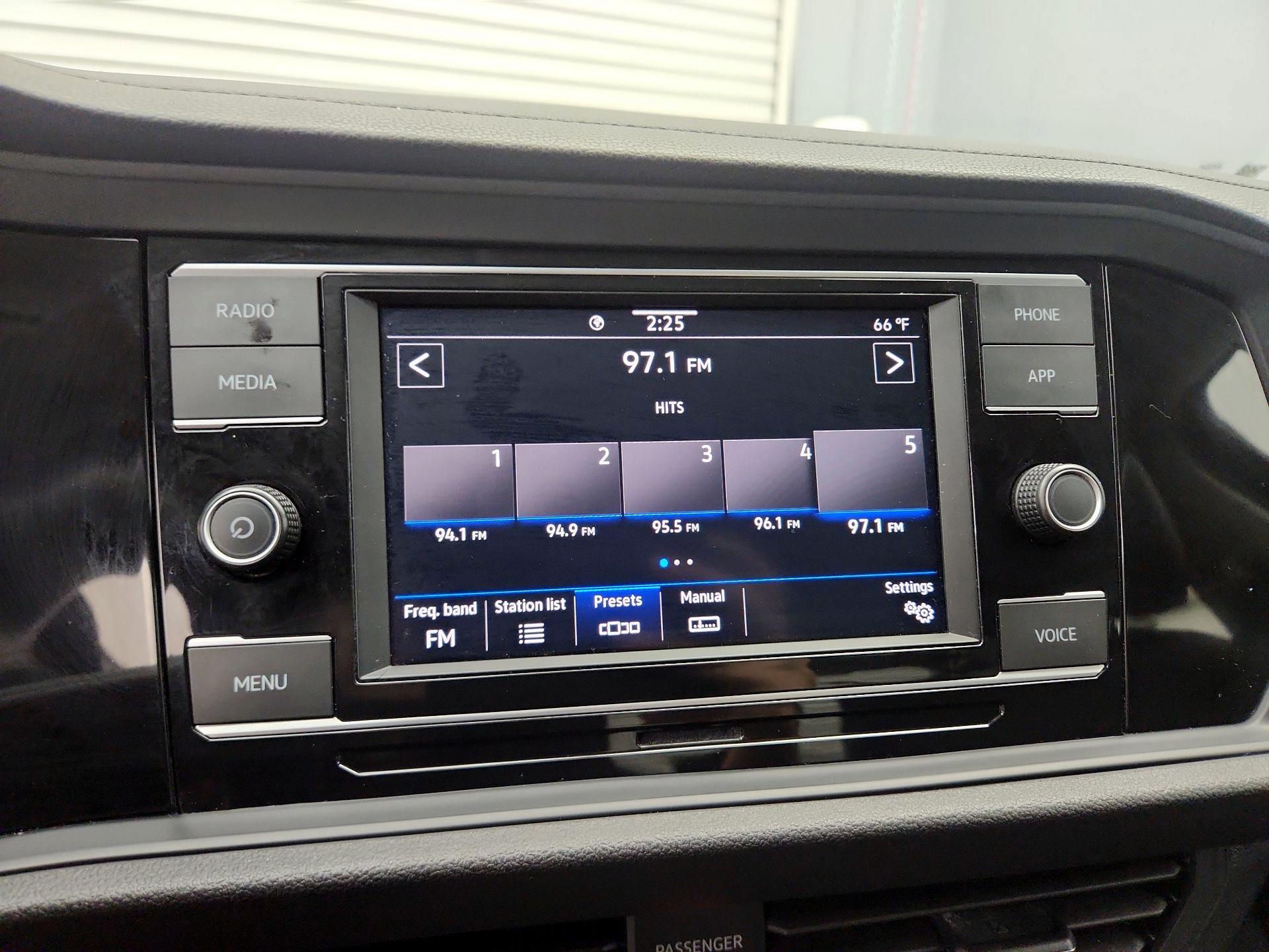 Thumbnail: 2024 Volkswagen Jetta - 15