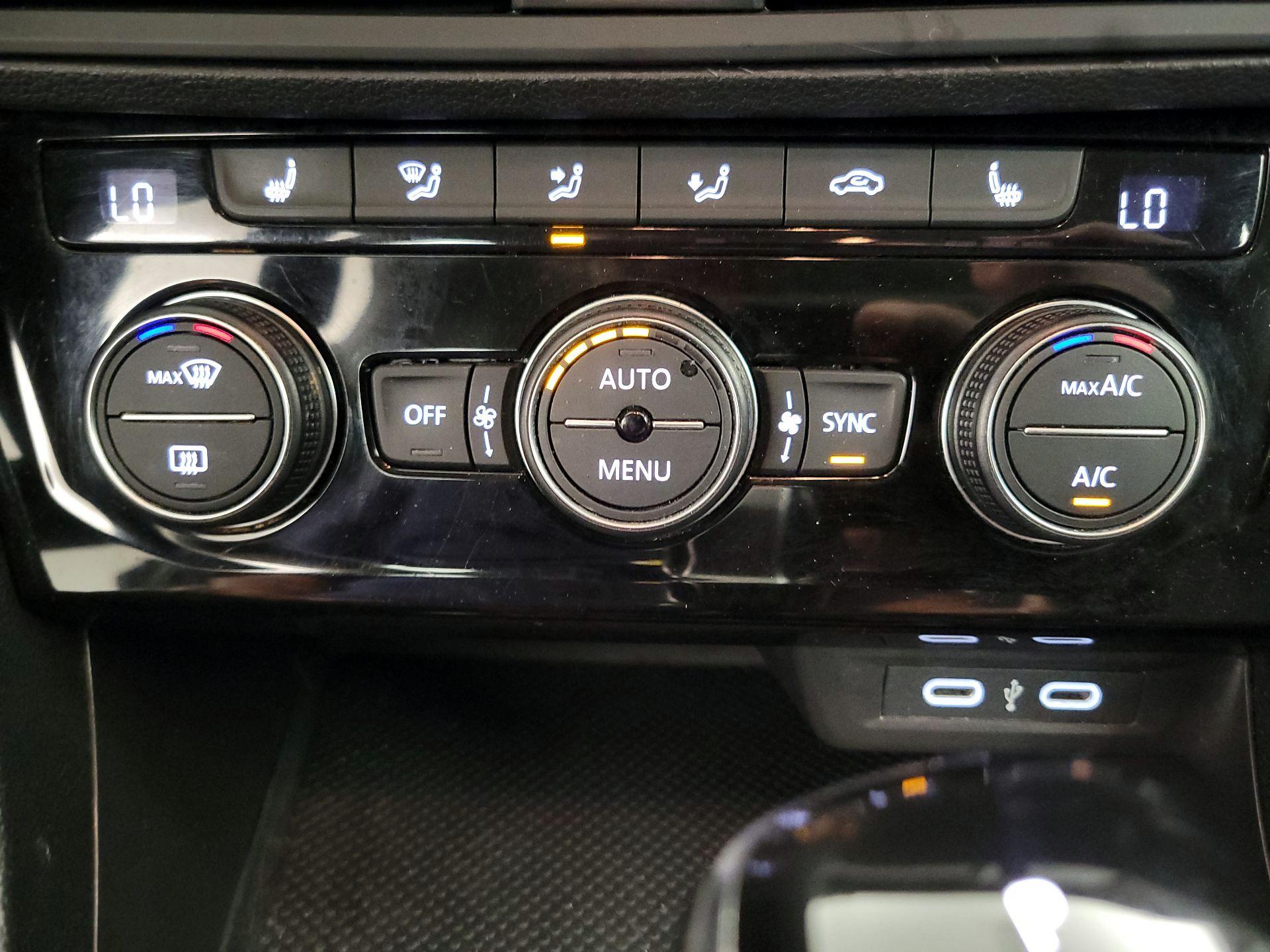 Thumbnail: 2024 Volkswagen Jetta - 16