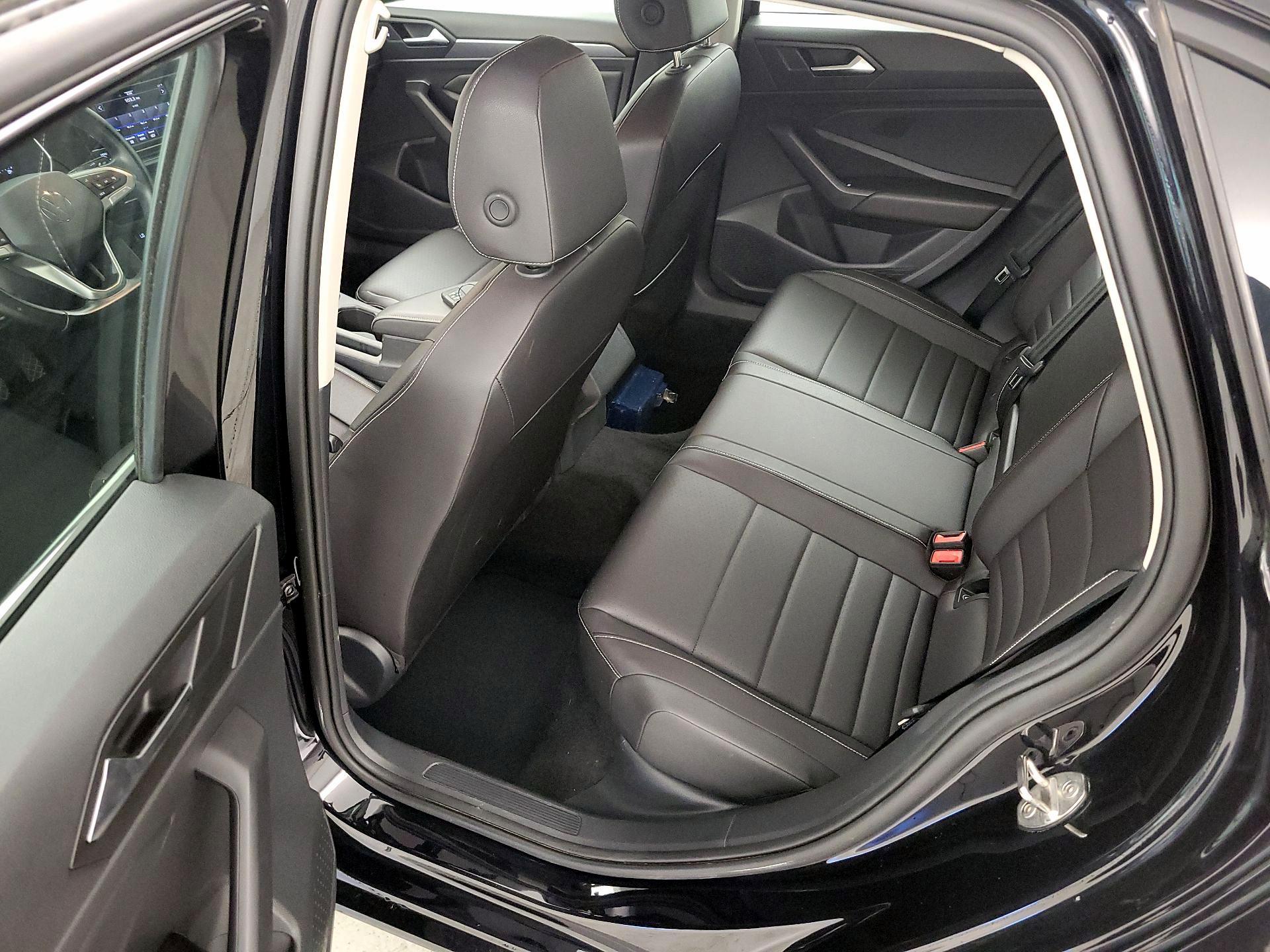 Thumbnail: 2024 Volkswagen Jetta - 19