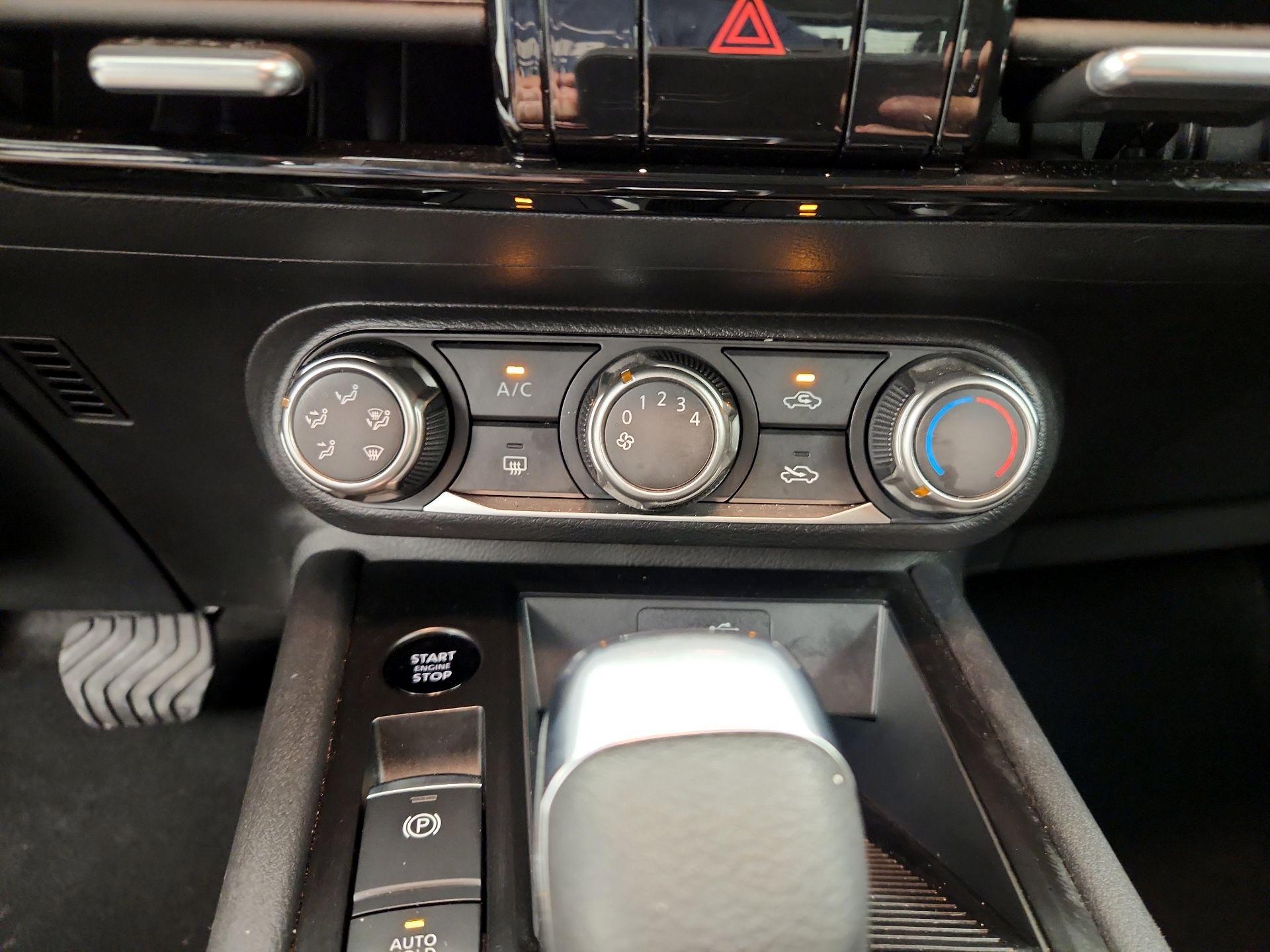 Thumbnail: 2025 Nissan Kicks - 16