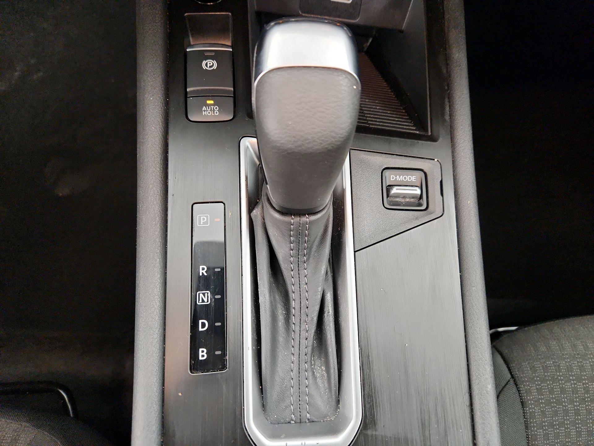 Thumbnail: 2025 Nissan Kicks - 17