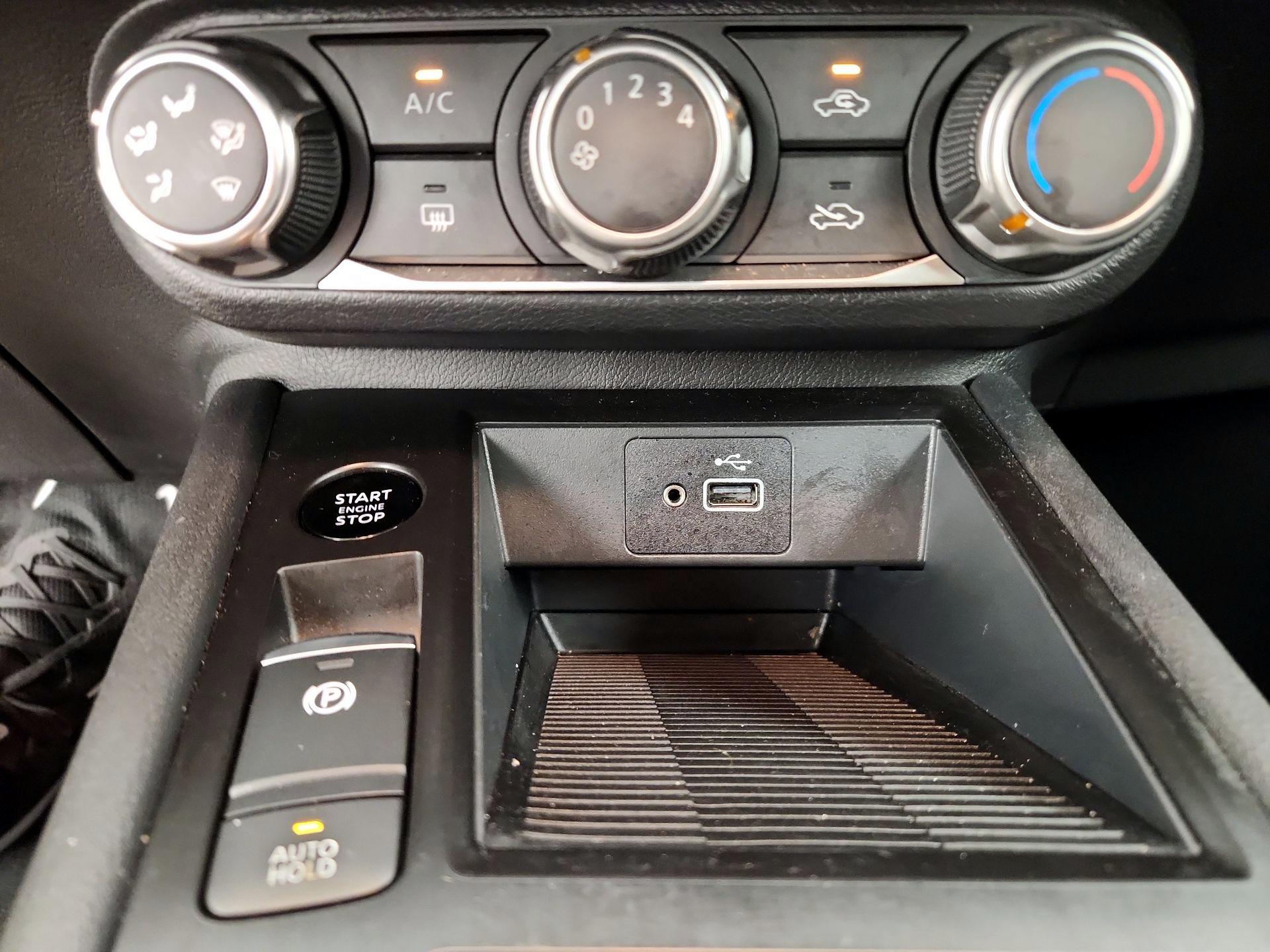 Thumbnail: 2025 Nissan Kicks - 18