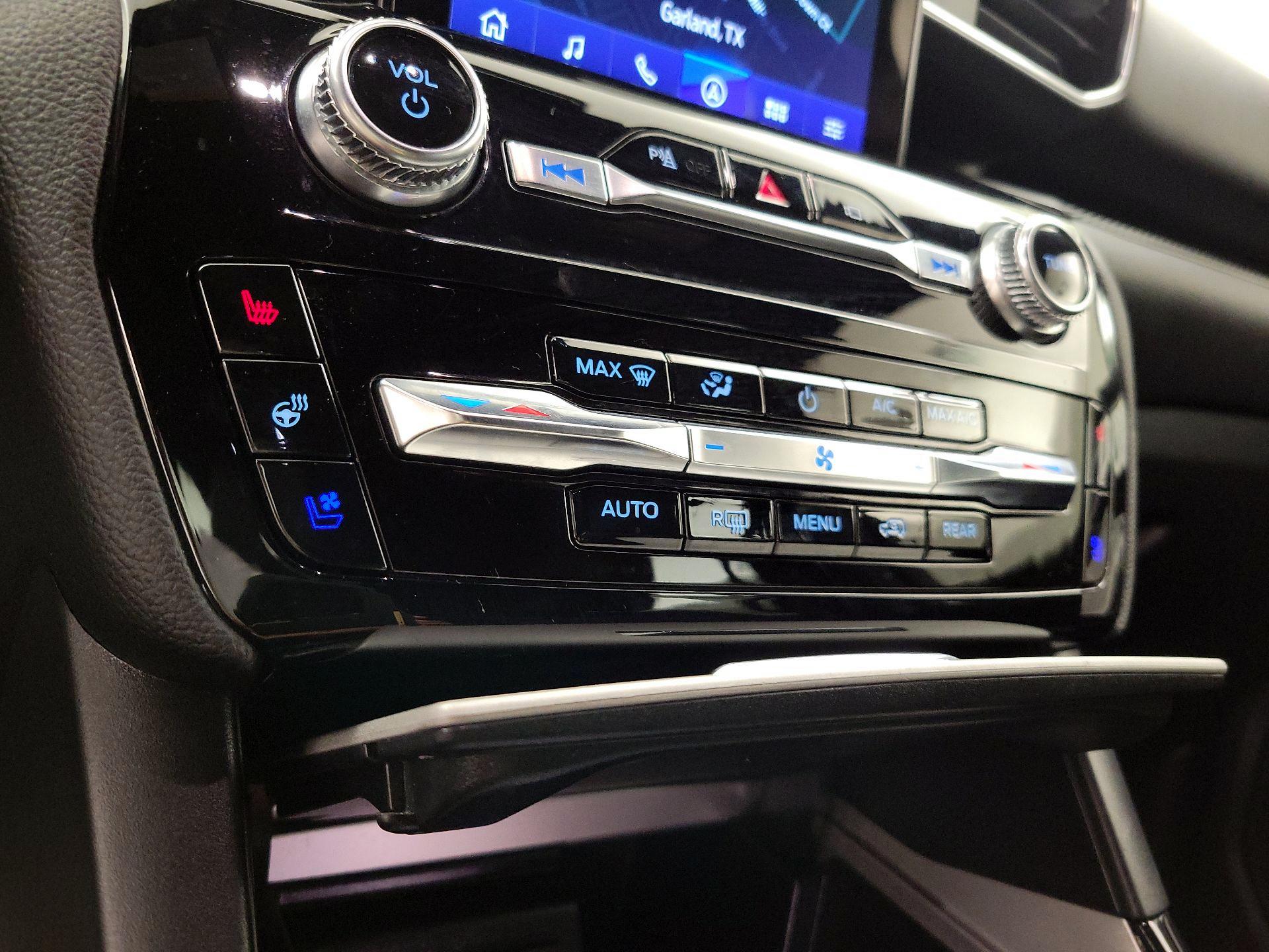 Thumbnail: 2022 Ford Explorer - 16