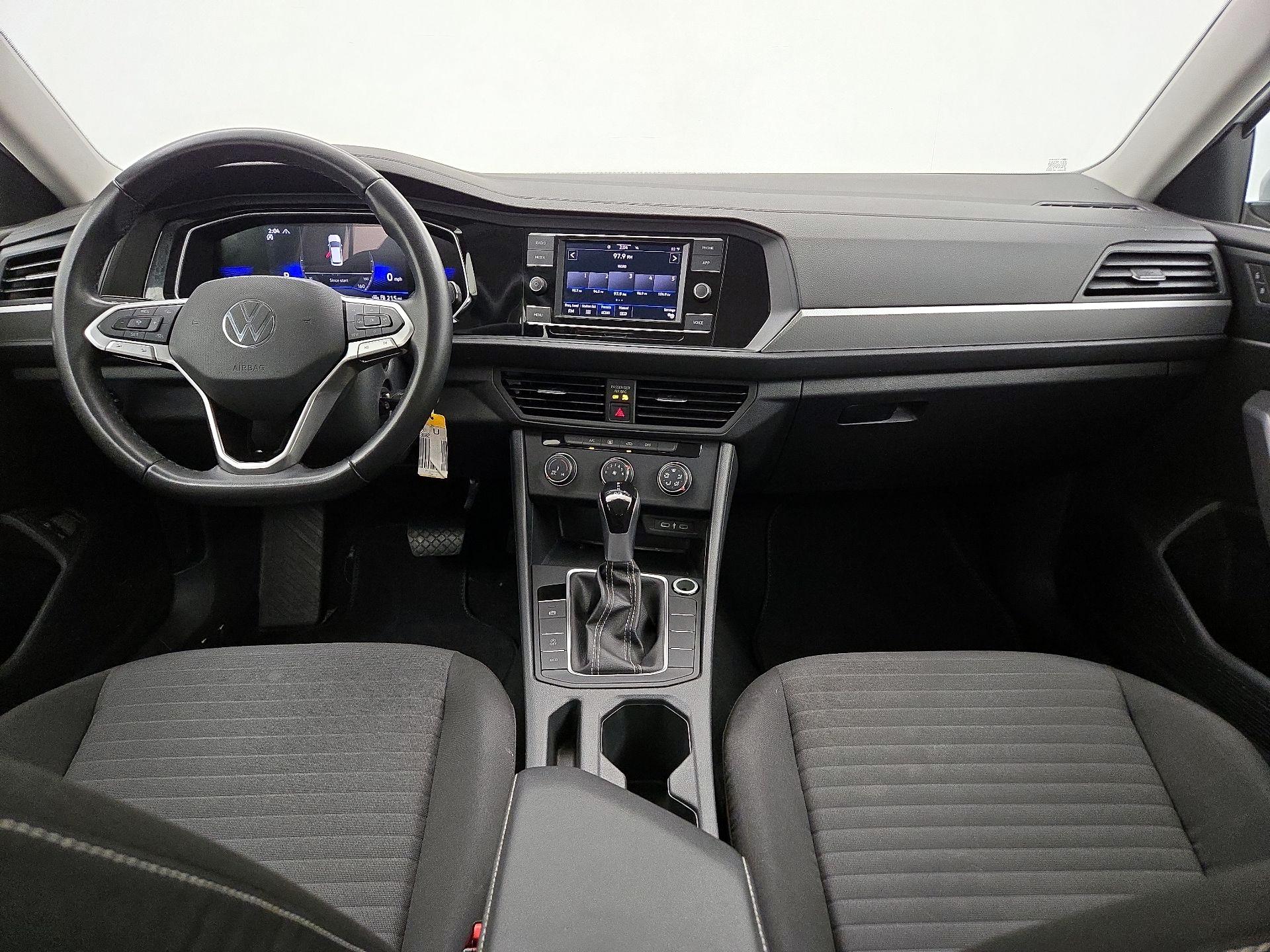 Thumbnail: 2024 Volkswagen Jetta - 9