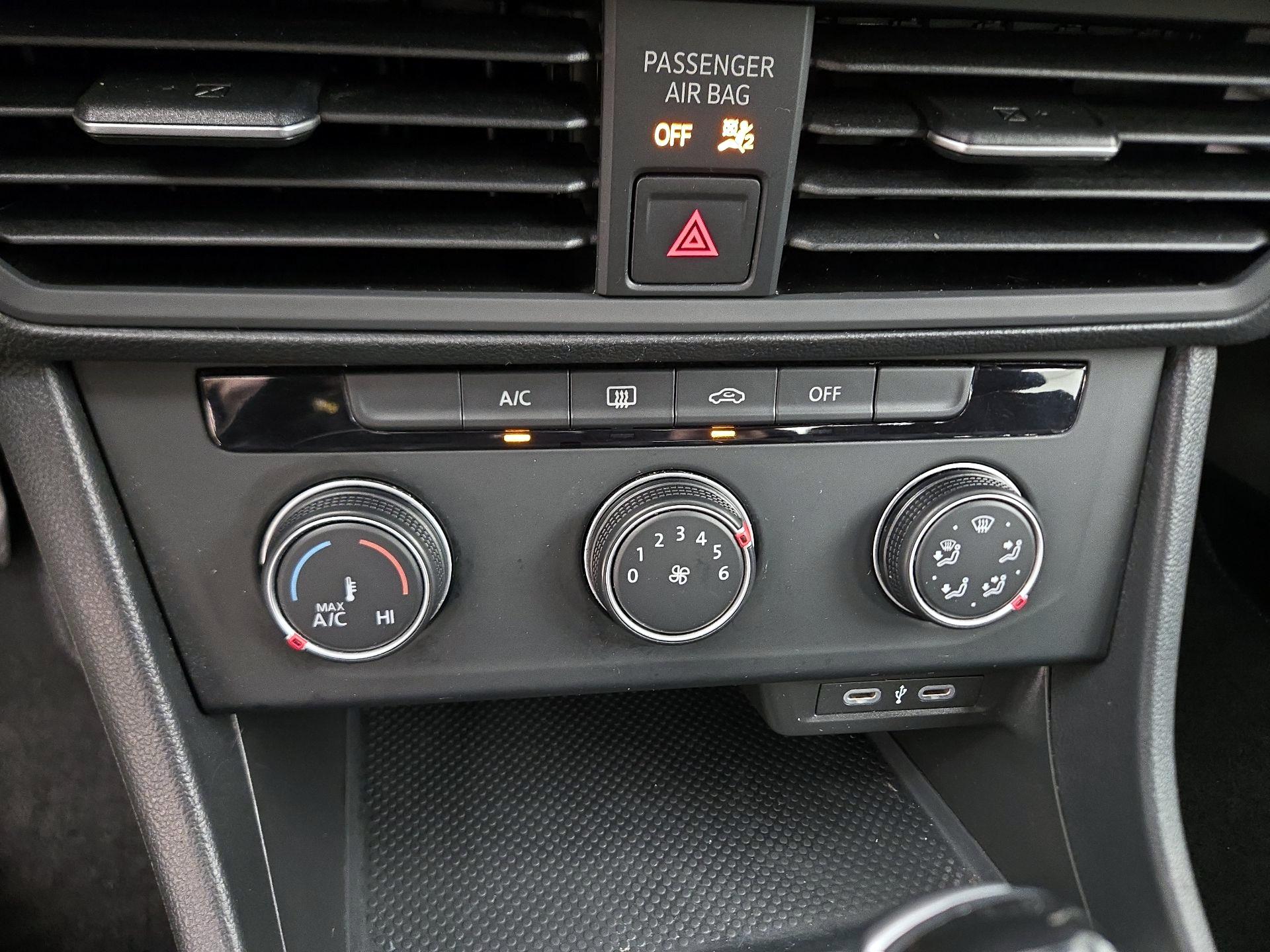 Thumbnail: 2024 Volkswagen Jetta - 16