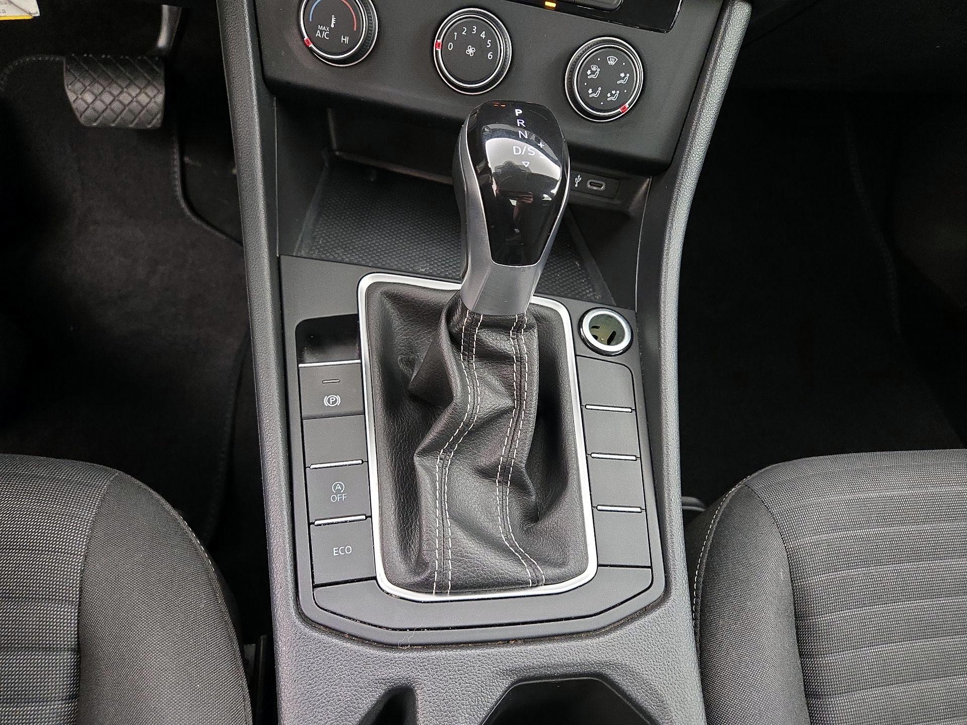 Thumbnail: 2024 Volkswagen Jetta - 17