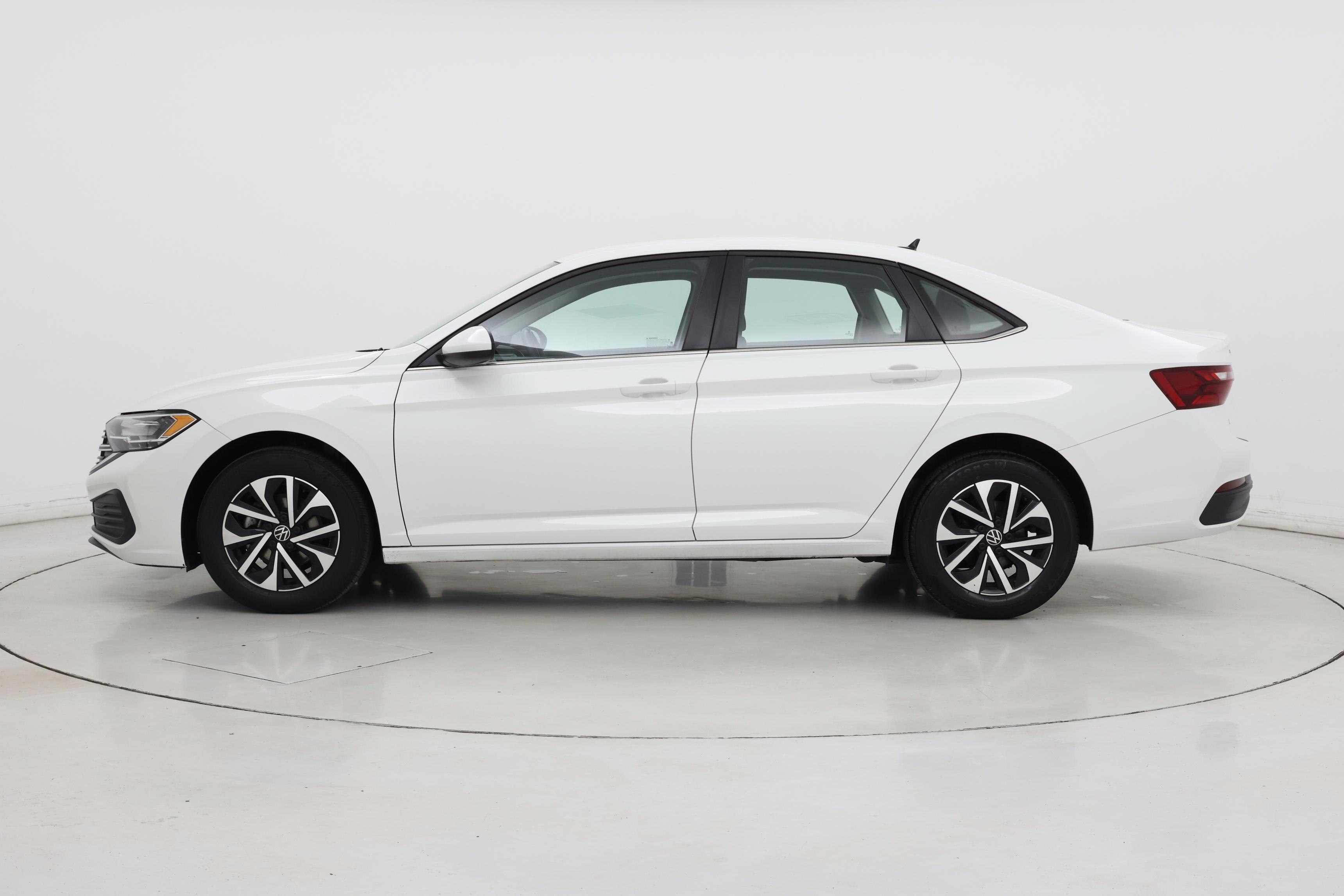 Thumbnail: 2024 Volkswagen Jetta - 3