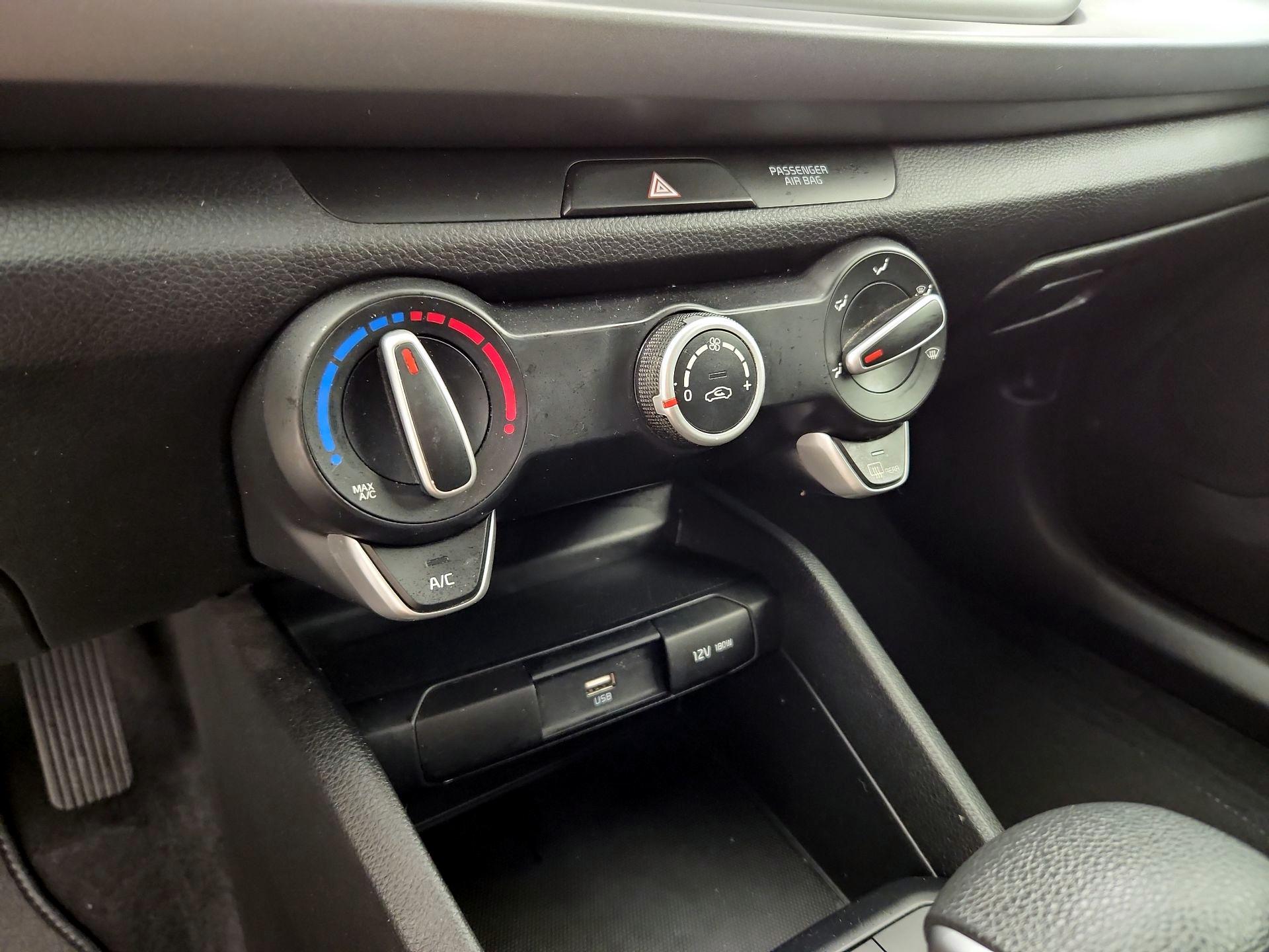 Thumbnail: 2023 Kia Rio - 16