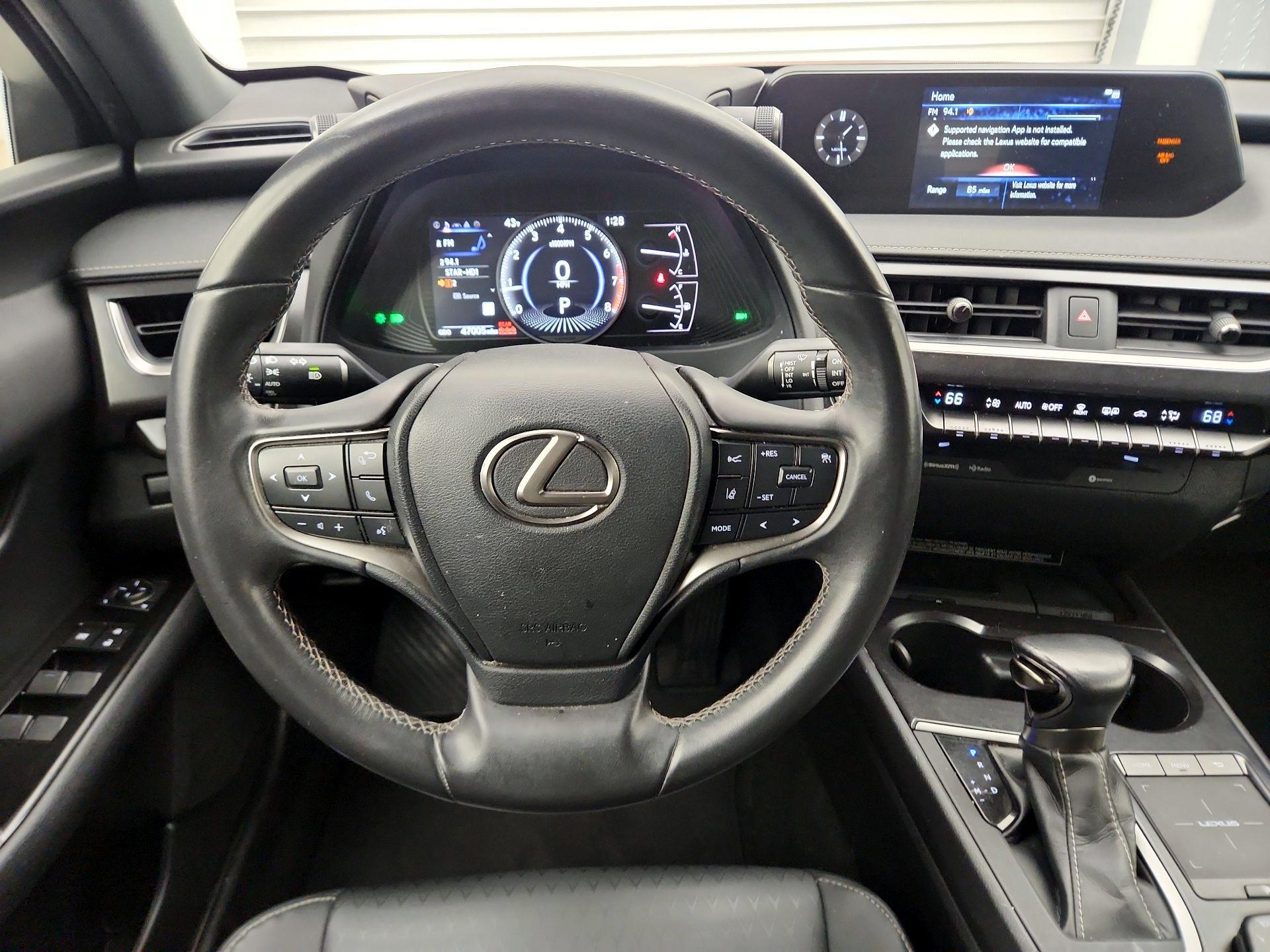 Thumbnail: 2022 Lexus UX - 10