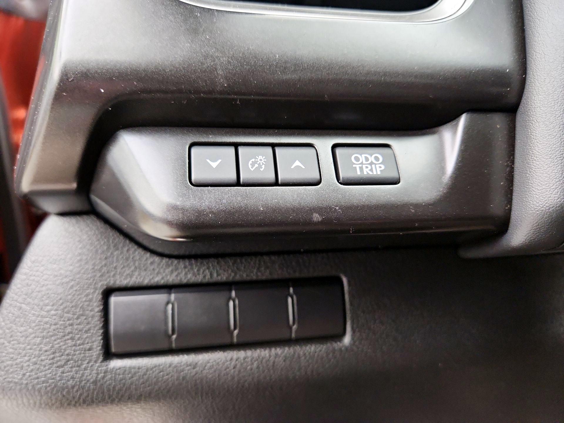 Thumbnail: 2022 Lexus UX - 13