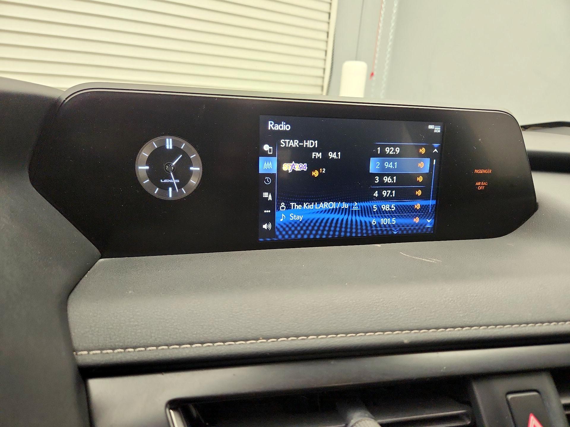 Thumbnail: 2022 Lexus UX - 14