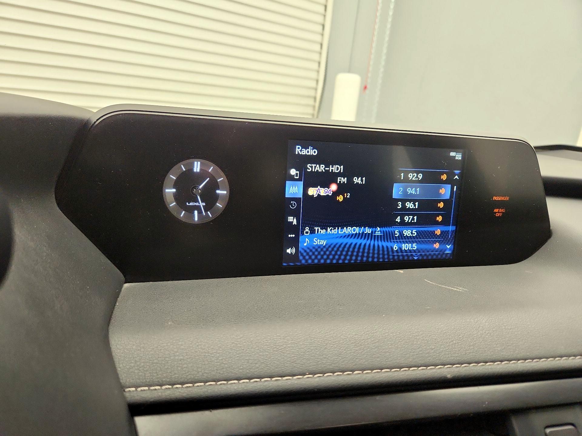 Thumbnail: 2022 Lexus UX - 15