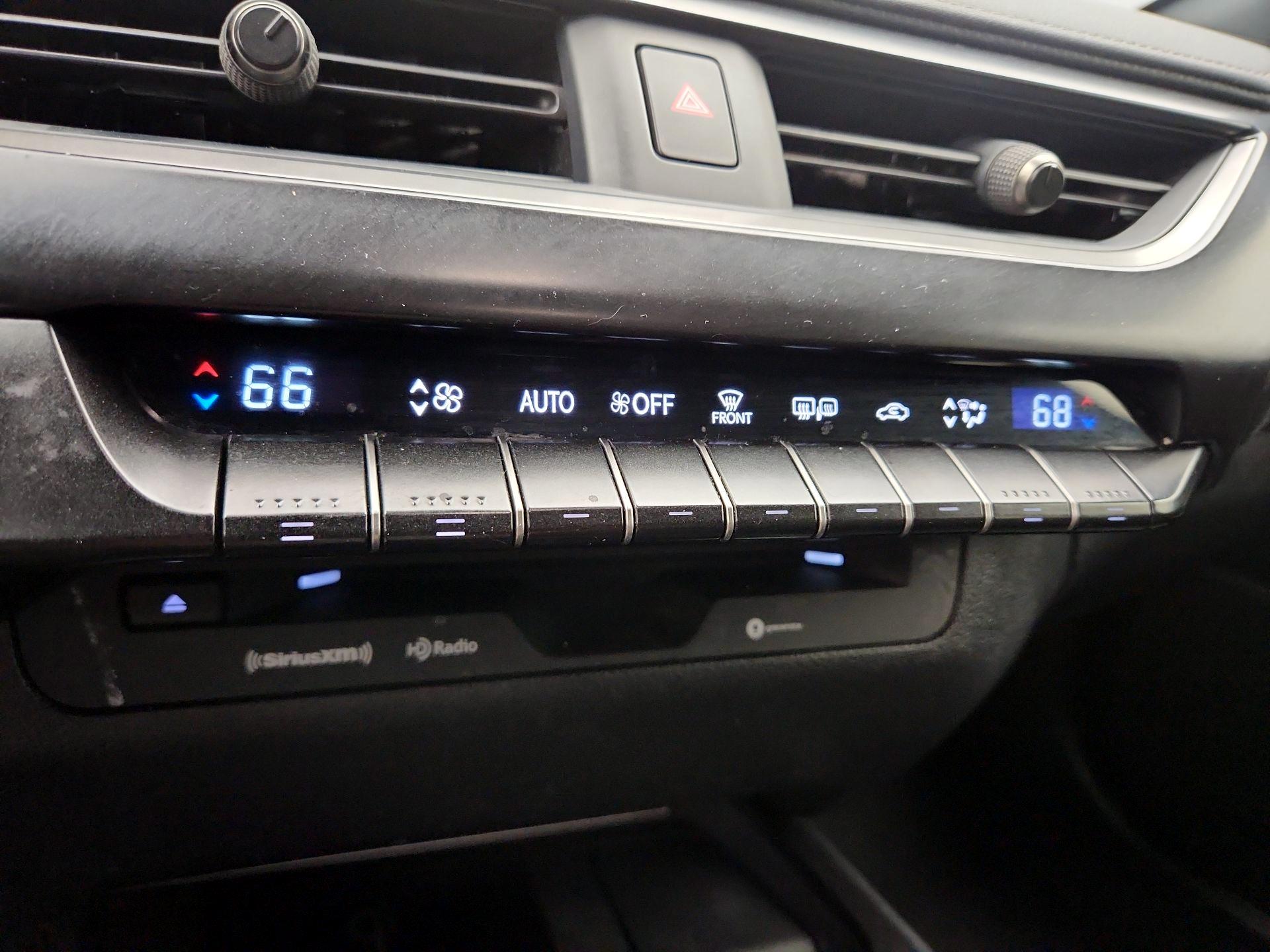 Thumbnail: 2022 Lexus UX - 16