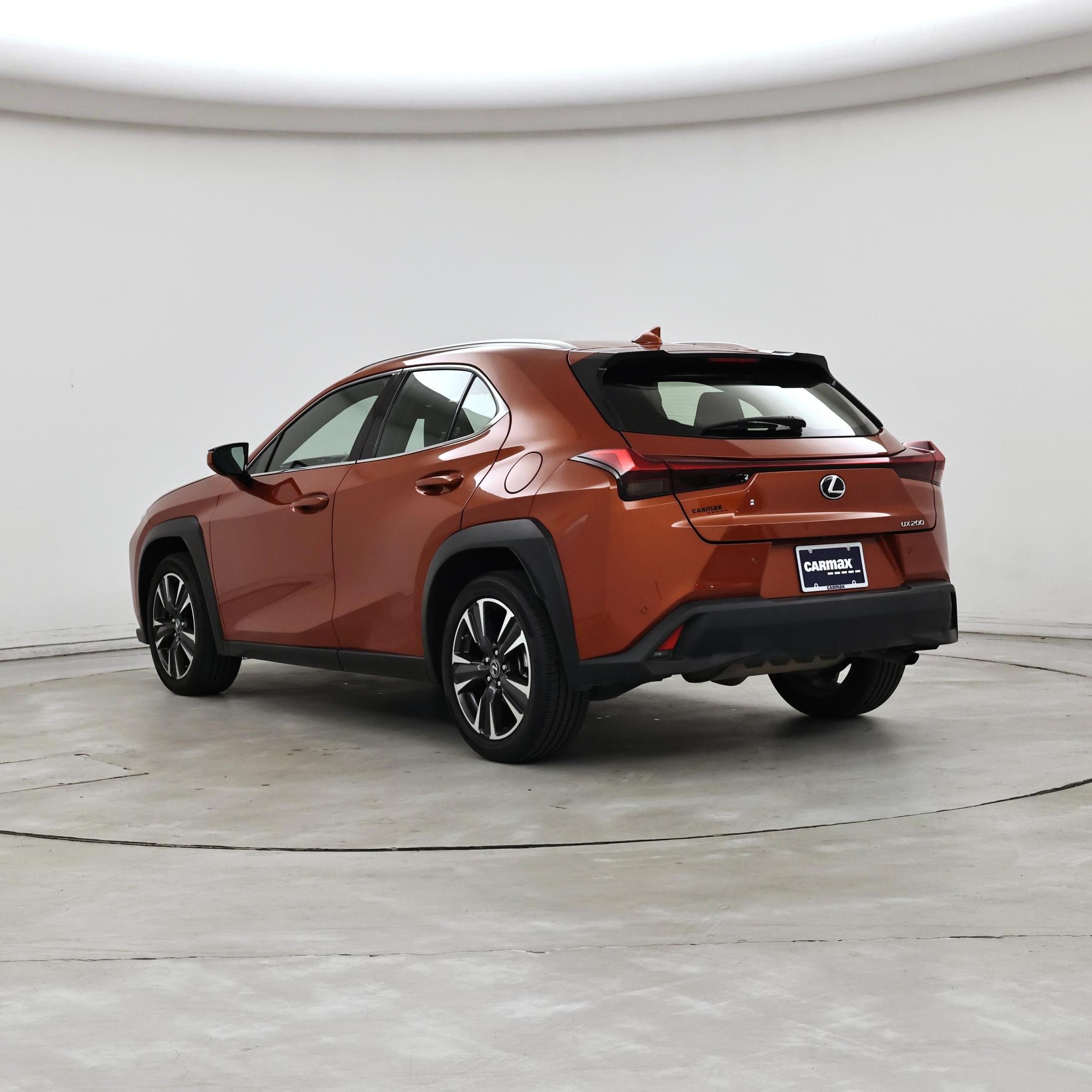 Thumbnail: 2022 Lexus UX - 2