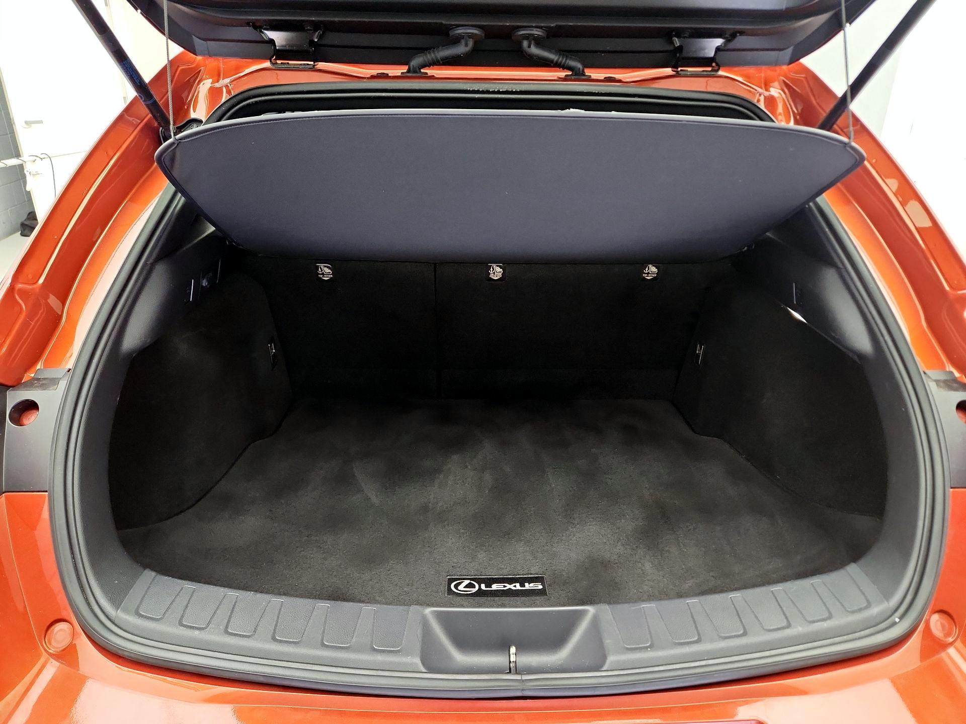 Thumbnail: 2022 Lexus UX - 20