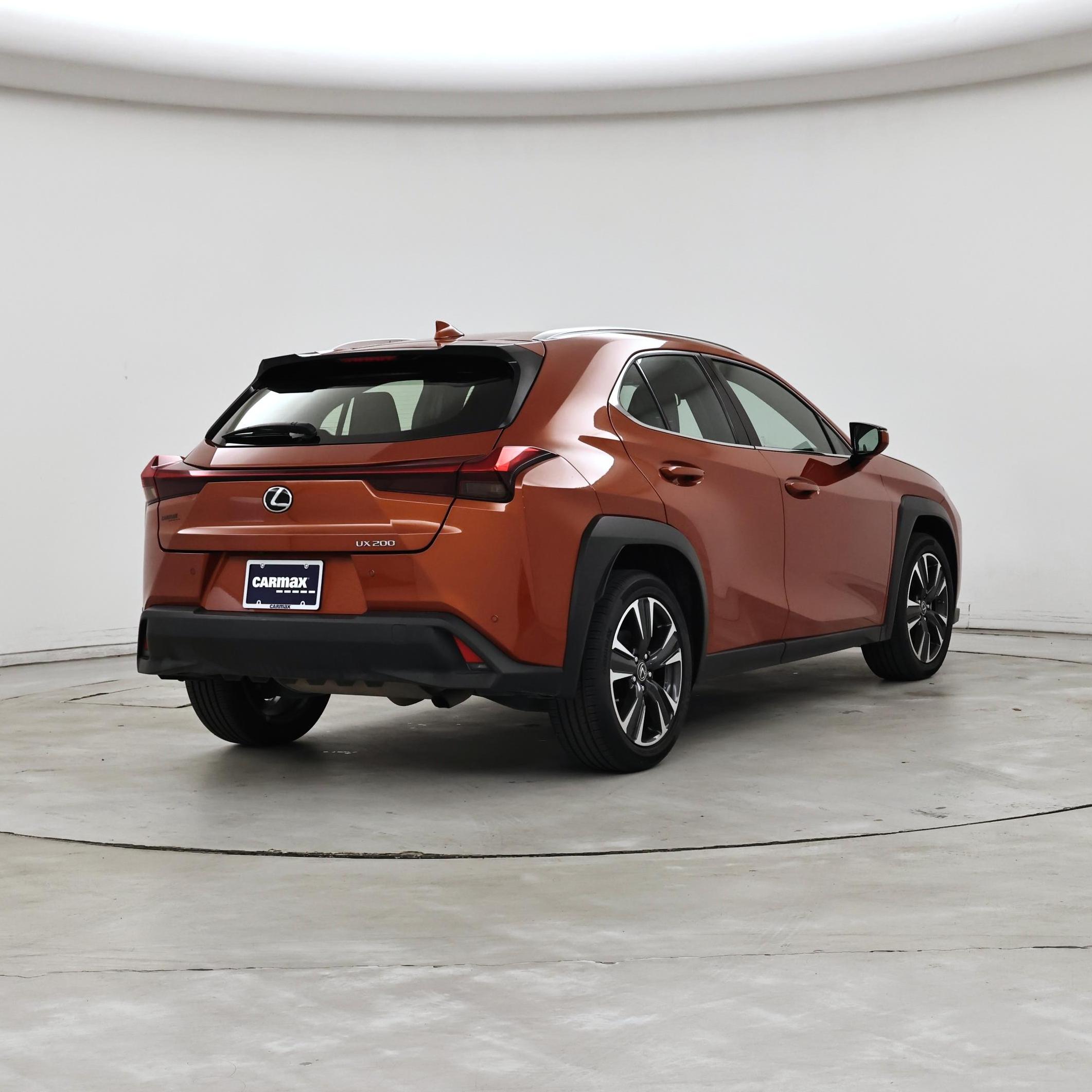 Thumbnail: 2022 Lexus UX - 8