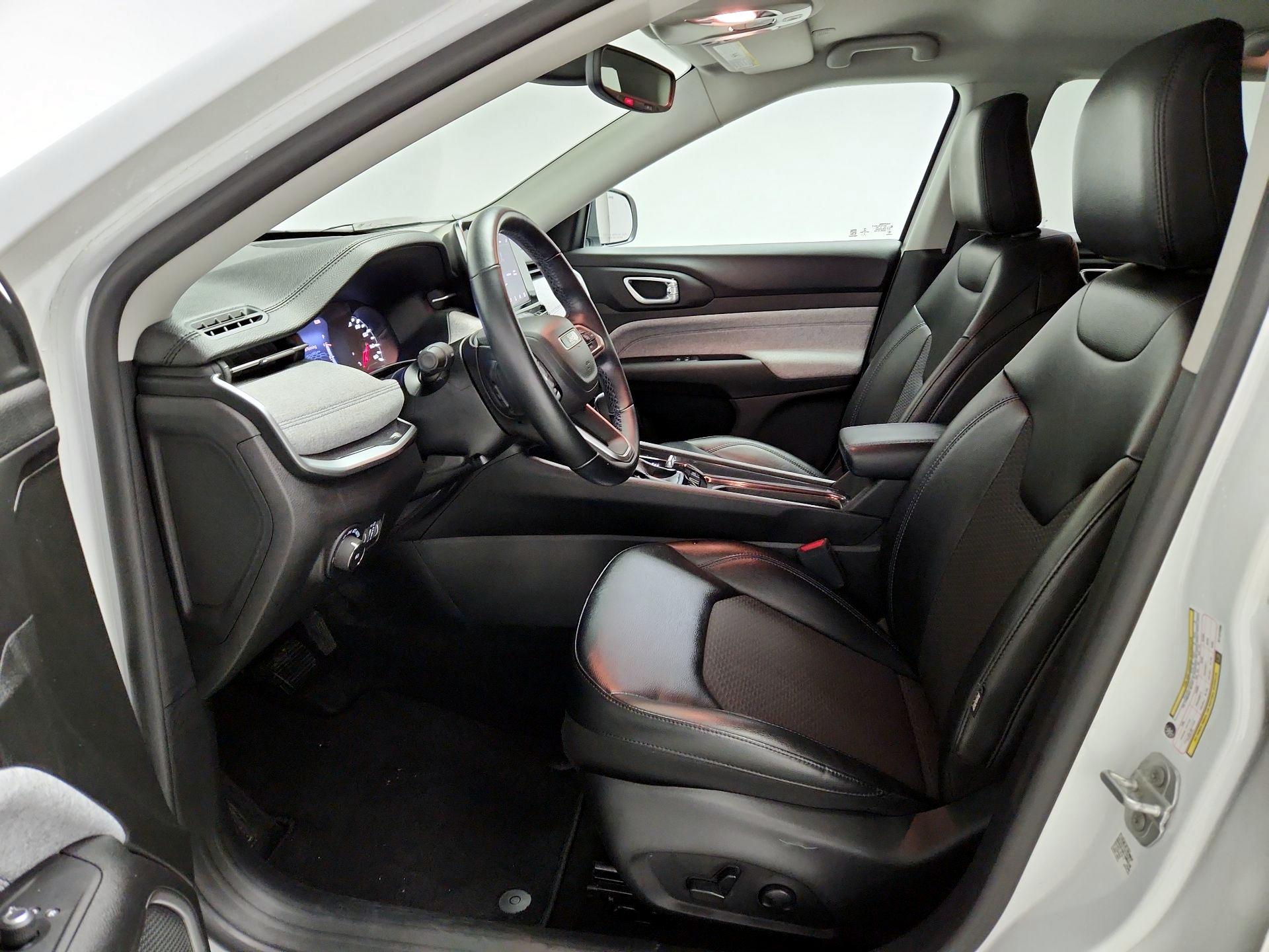 Thumbnail: 2022 Jeep Compass - 11