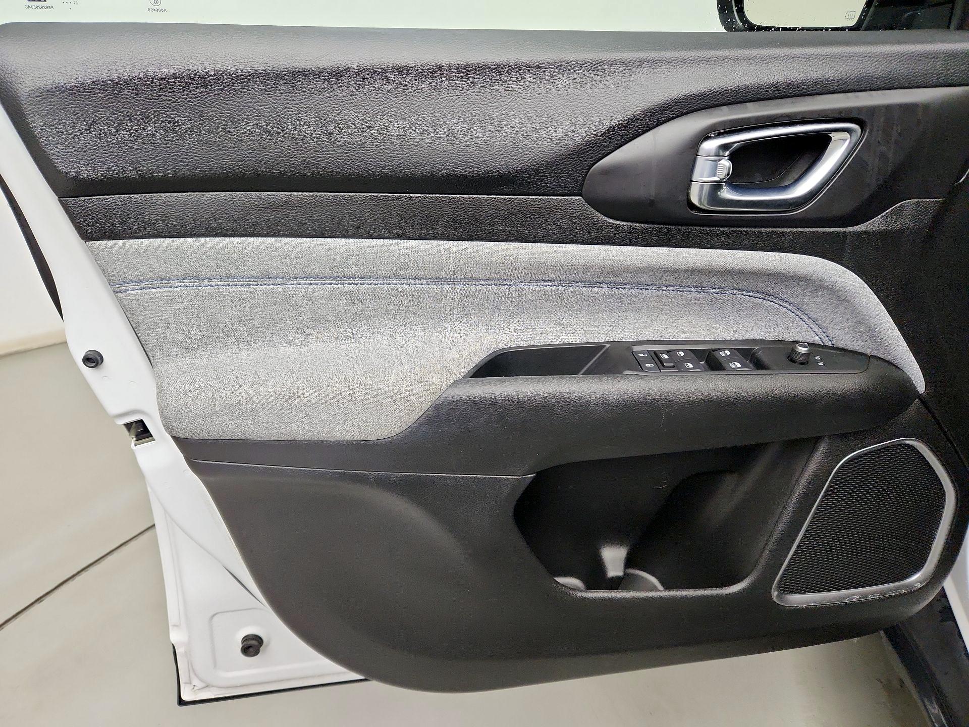 Thumbnail: 2022 Jeep Compass - 12