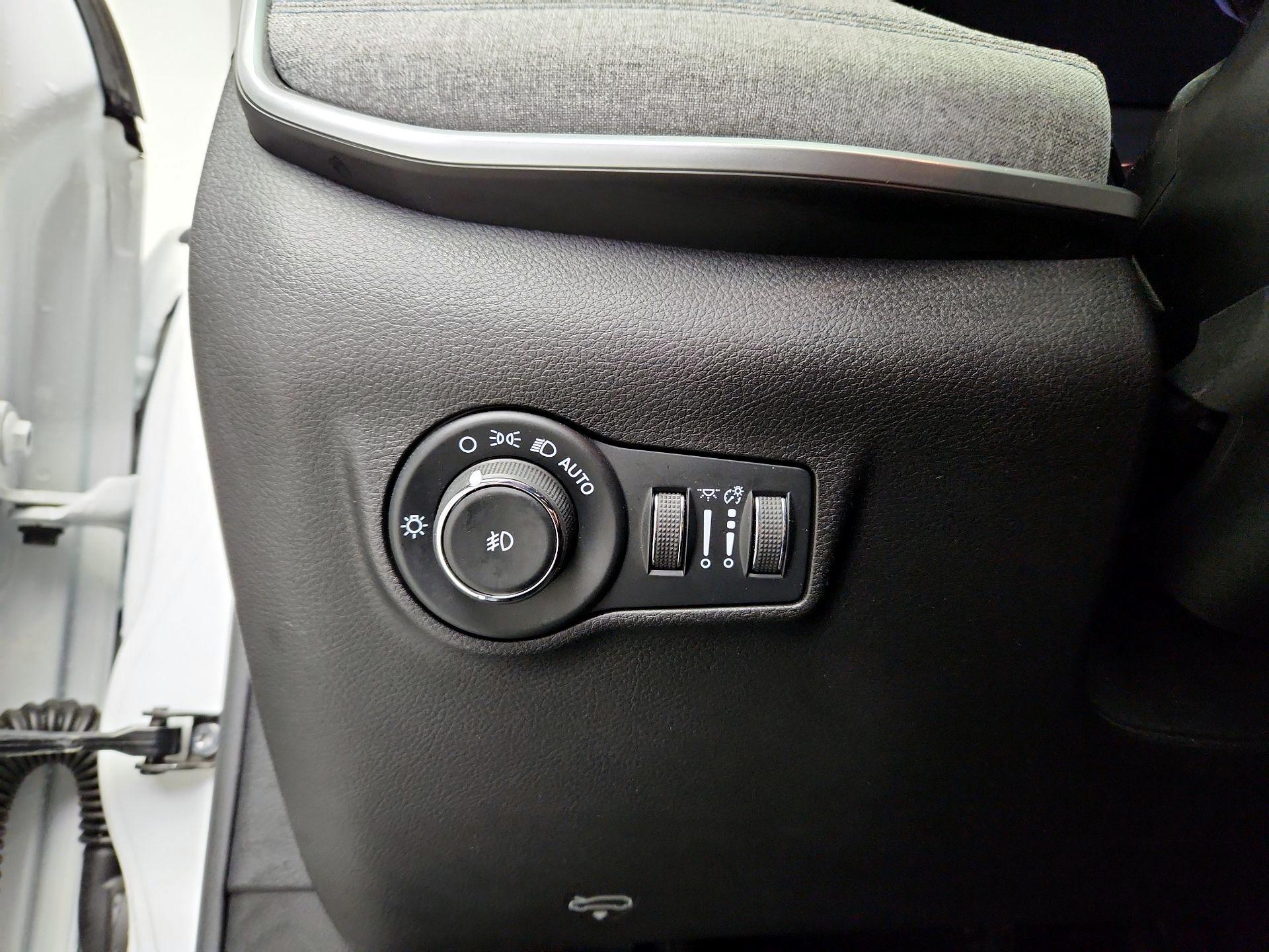 Thumbnail: 2022 Jeep Compass - 13