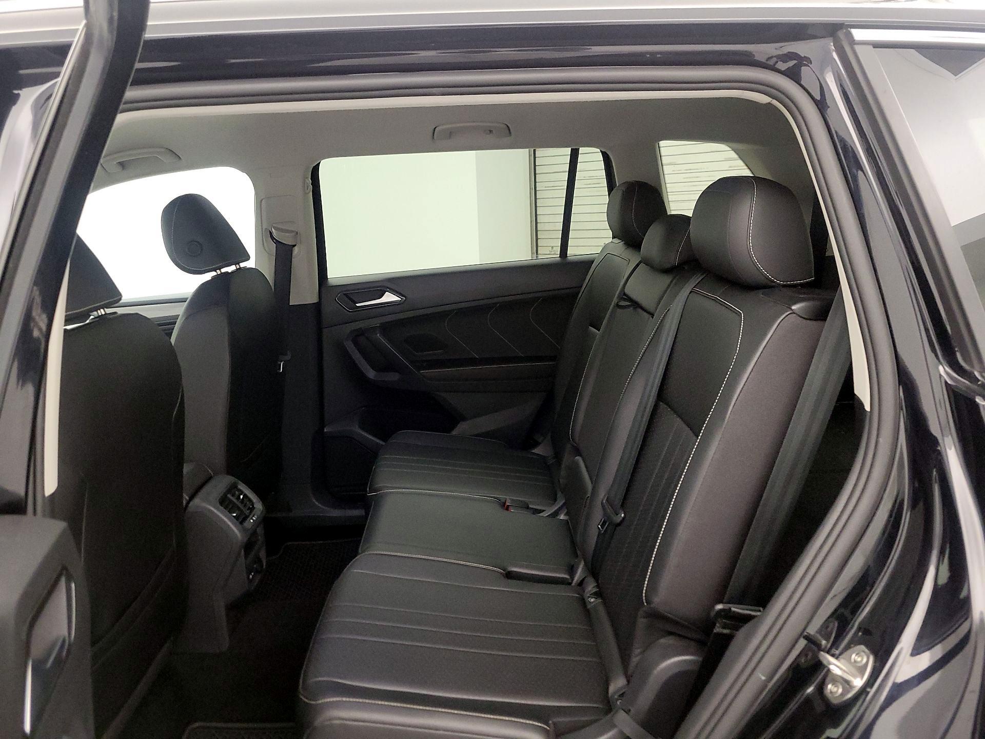 Thumbnail: 2023 Volkswagen Tiguan - 19