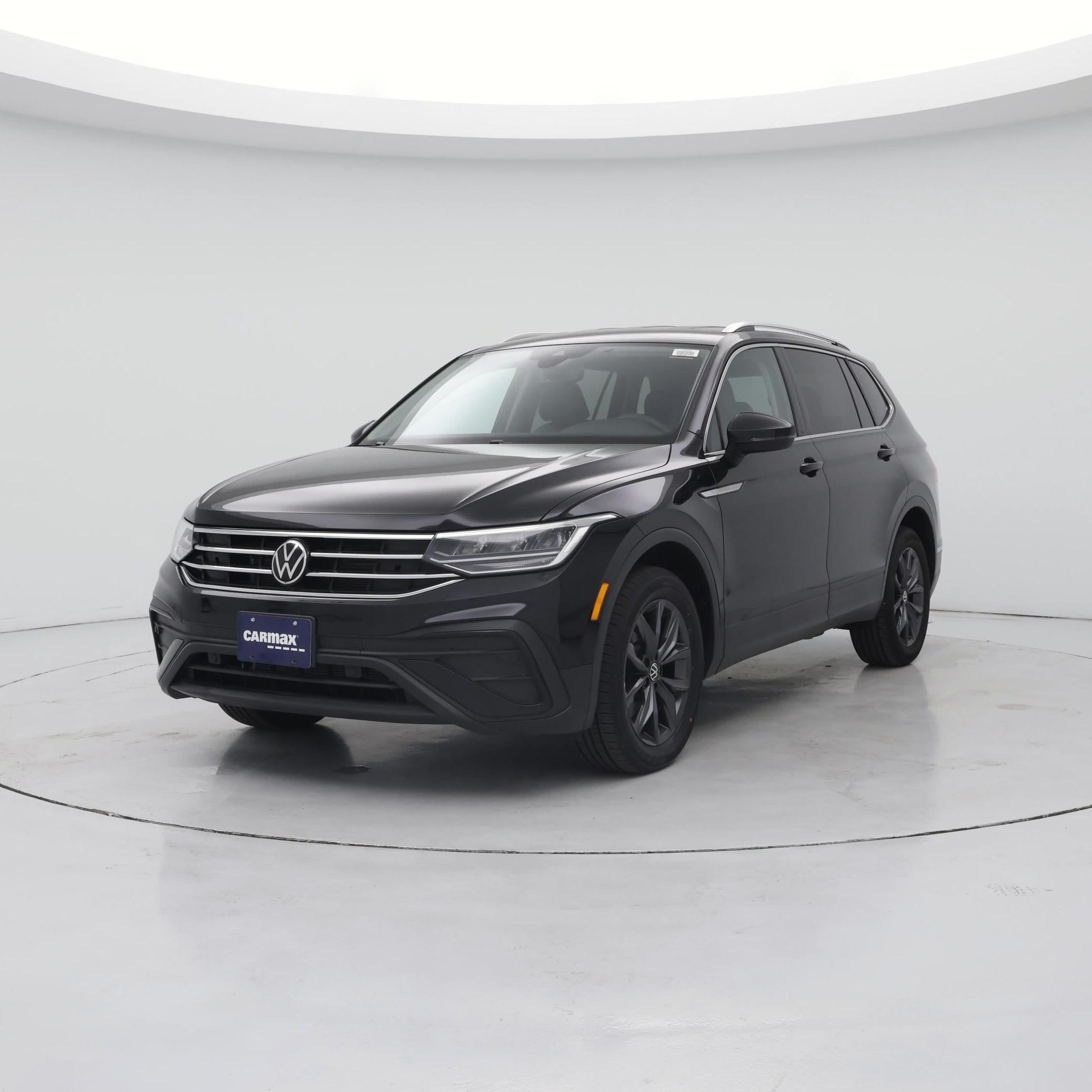 Thumbnail: 2023 Volkswagen Tiguan - 4