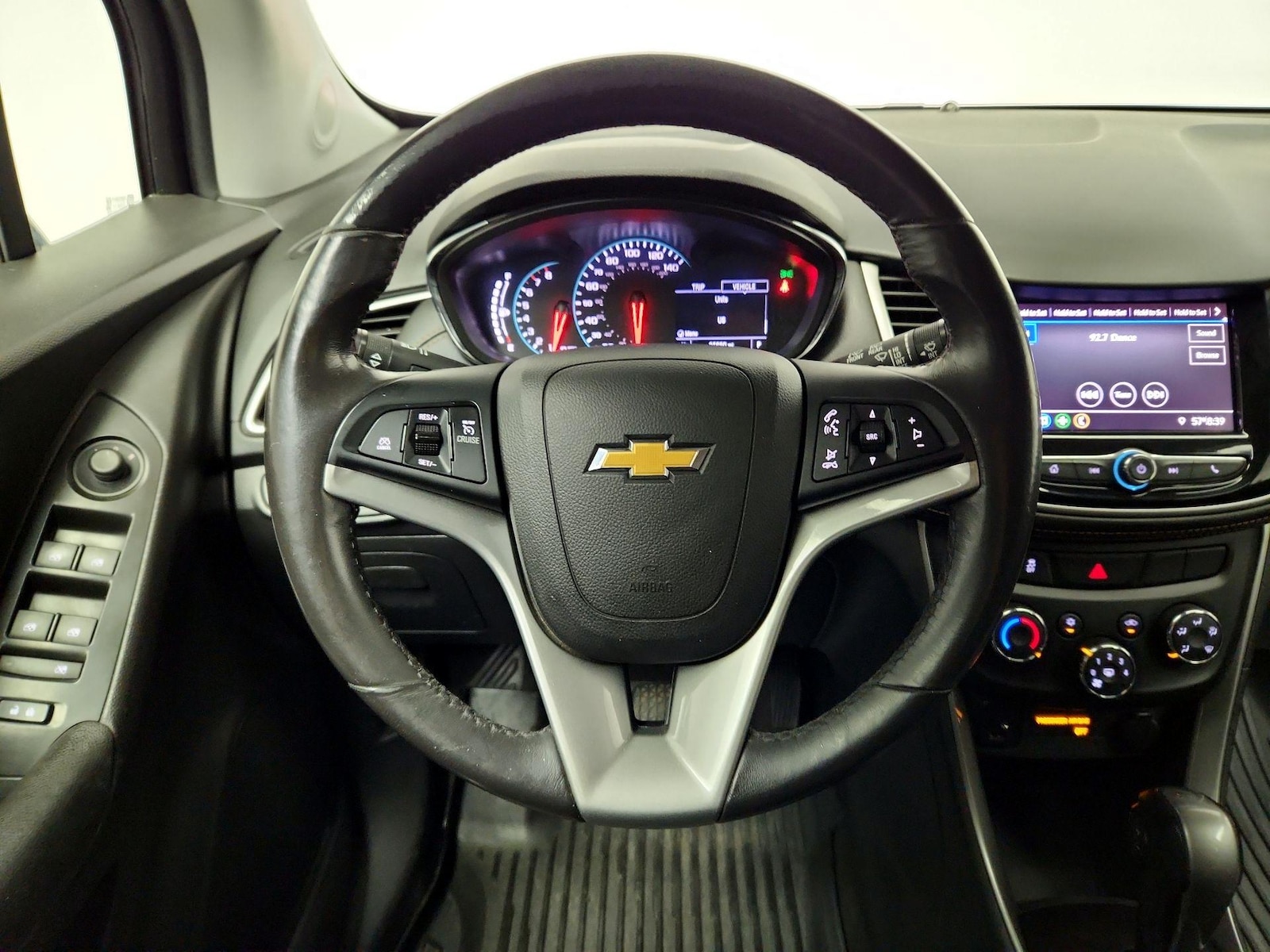 2020 Chevrolet Trax LT - Photo 11