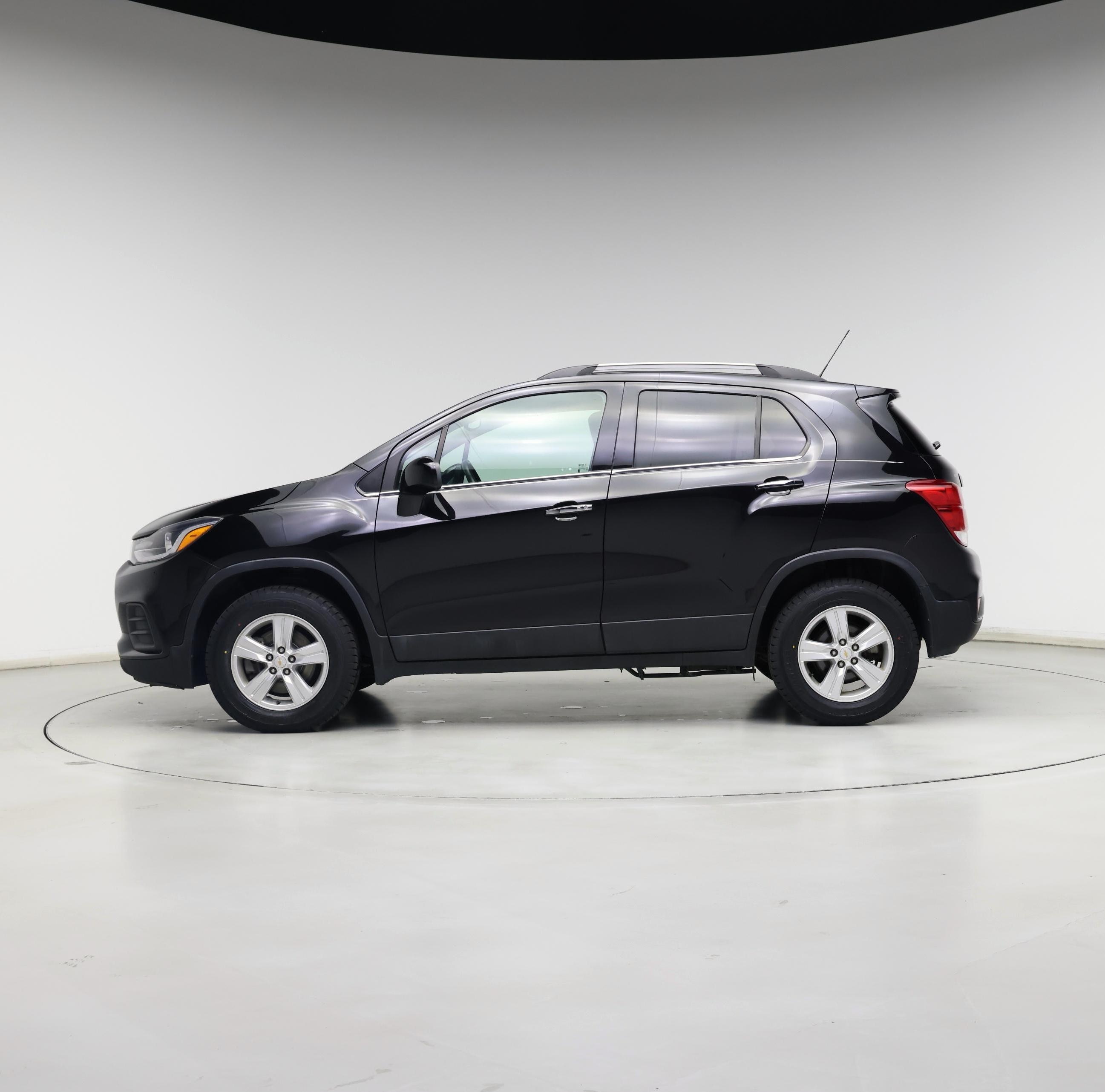 Thumbnail: 2020 Chevrolet Trax - 3