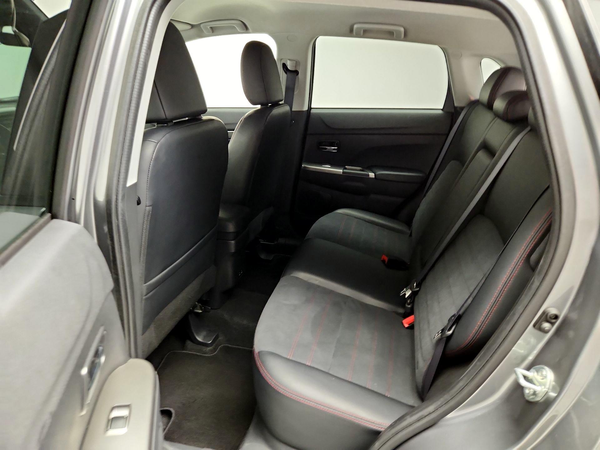 Thumbnail: 2024 Mitsubishi Outlander Sport - 19