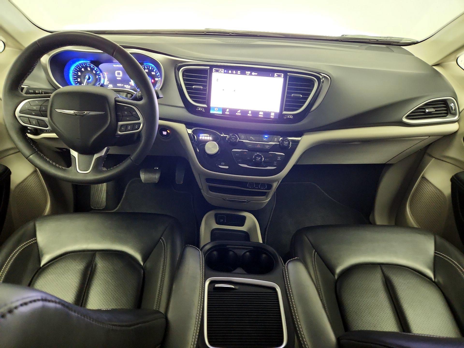 Thumbnail: 2023 Chrysler Pacifica - 9