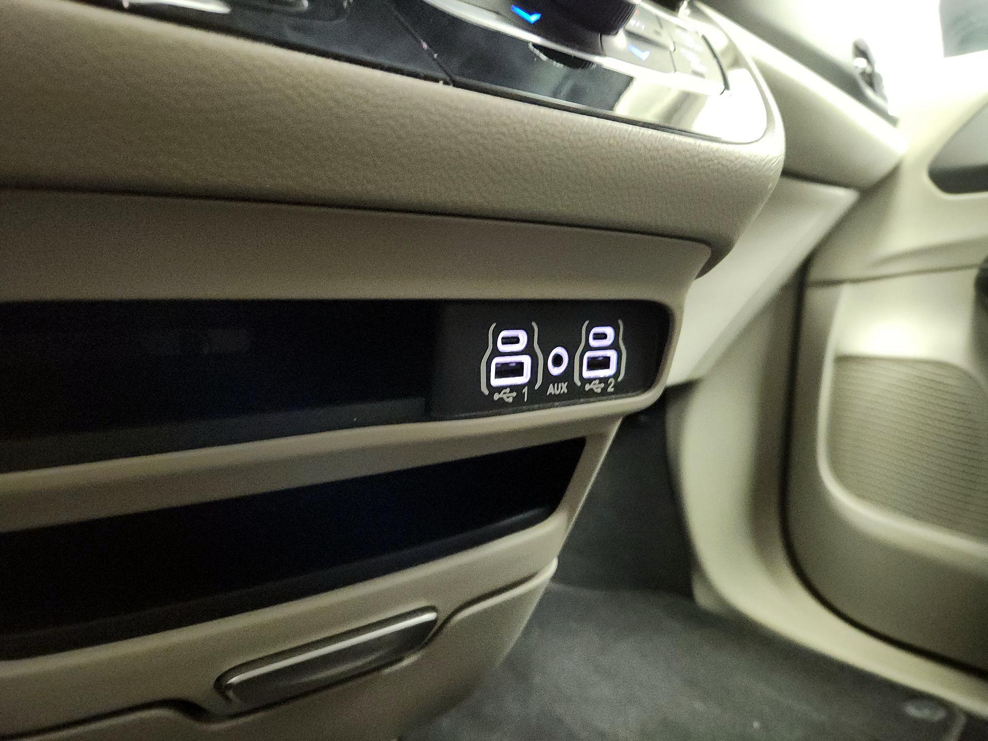 Thumbnail: 2023 Chrysler Pacifica - 18