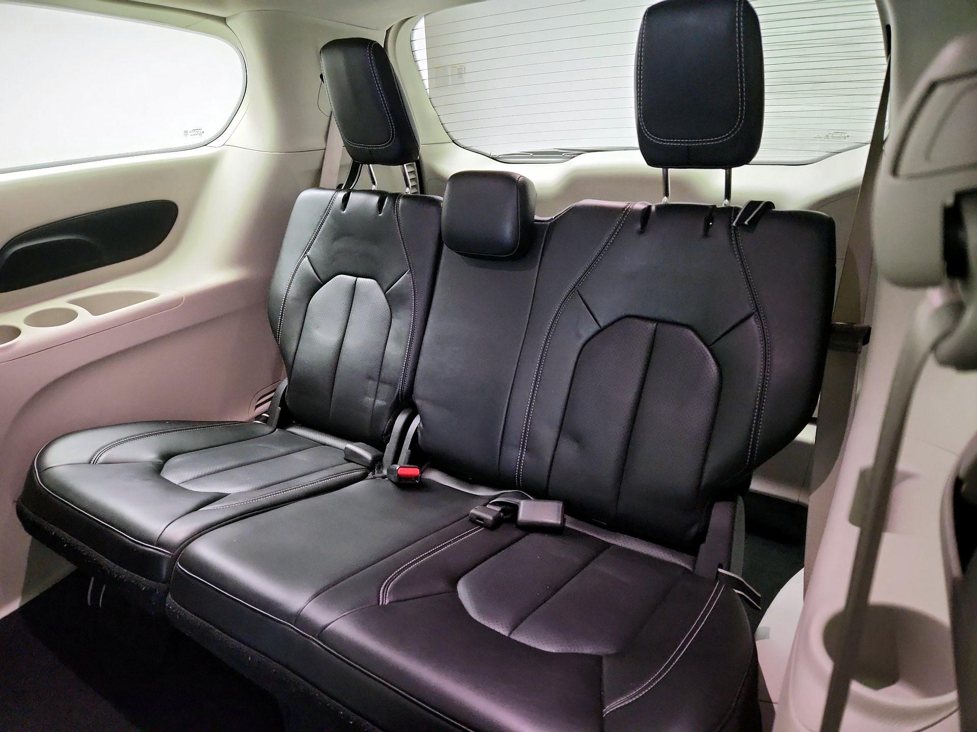 Thumbnail: 2023 Chrysler Pacifica - 20