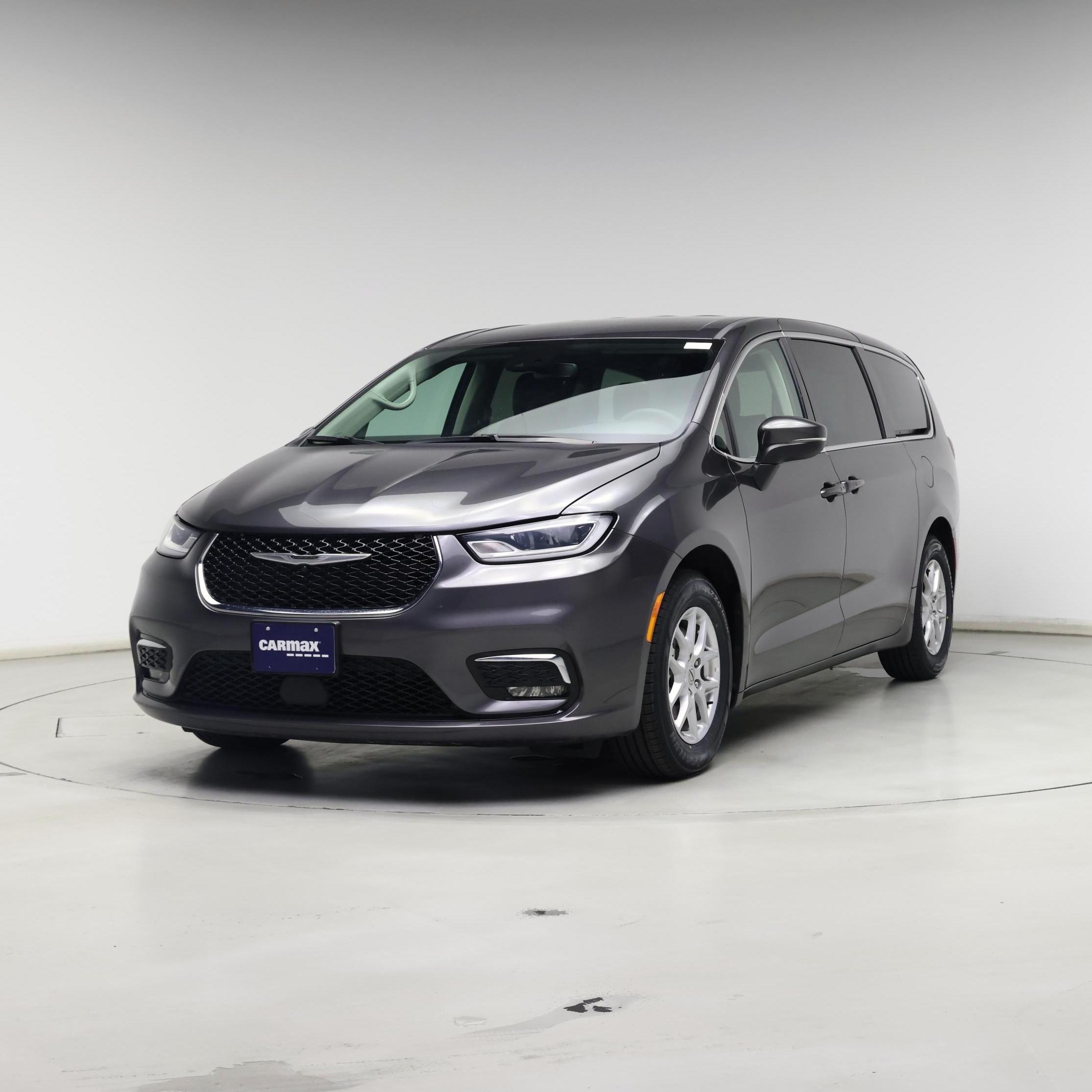 Thumbnail: 2023 Chrysler Pacifica - 4