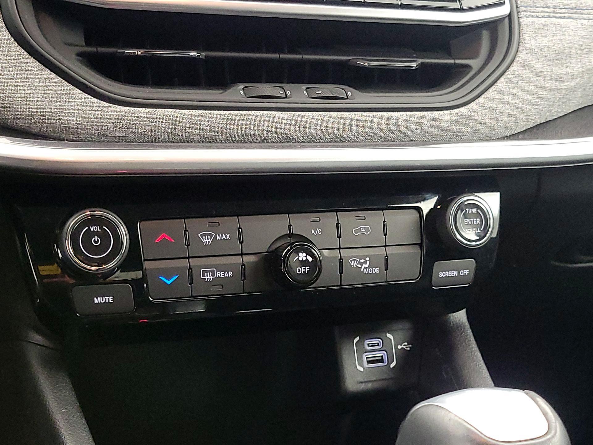 Thumbnail: 2022 Jeep Compass - 14