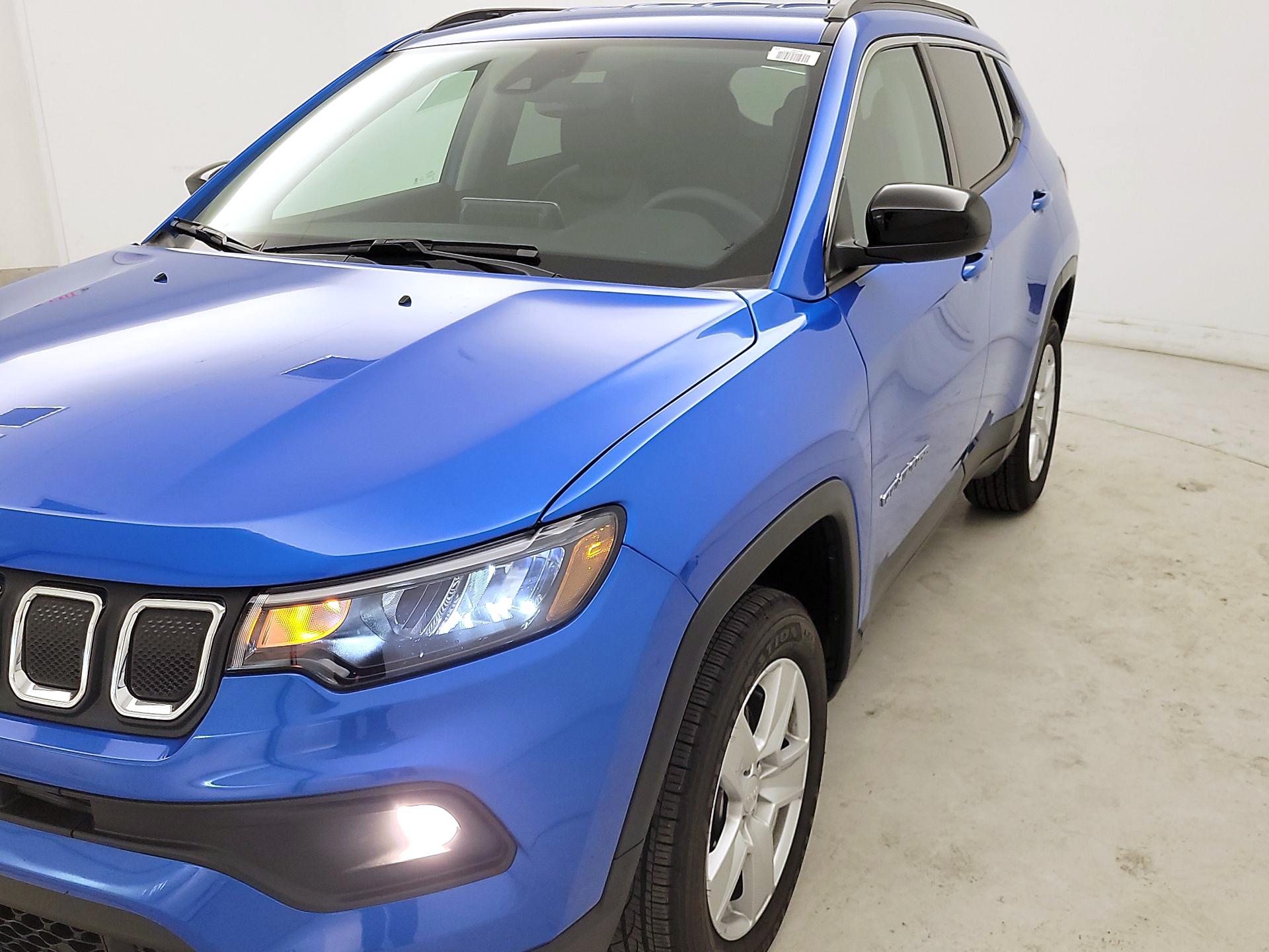 Thumbnail: 2022 Jeep Compass - 3