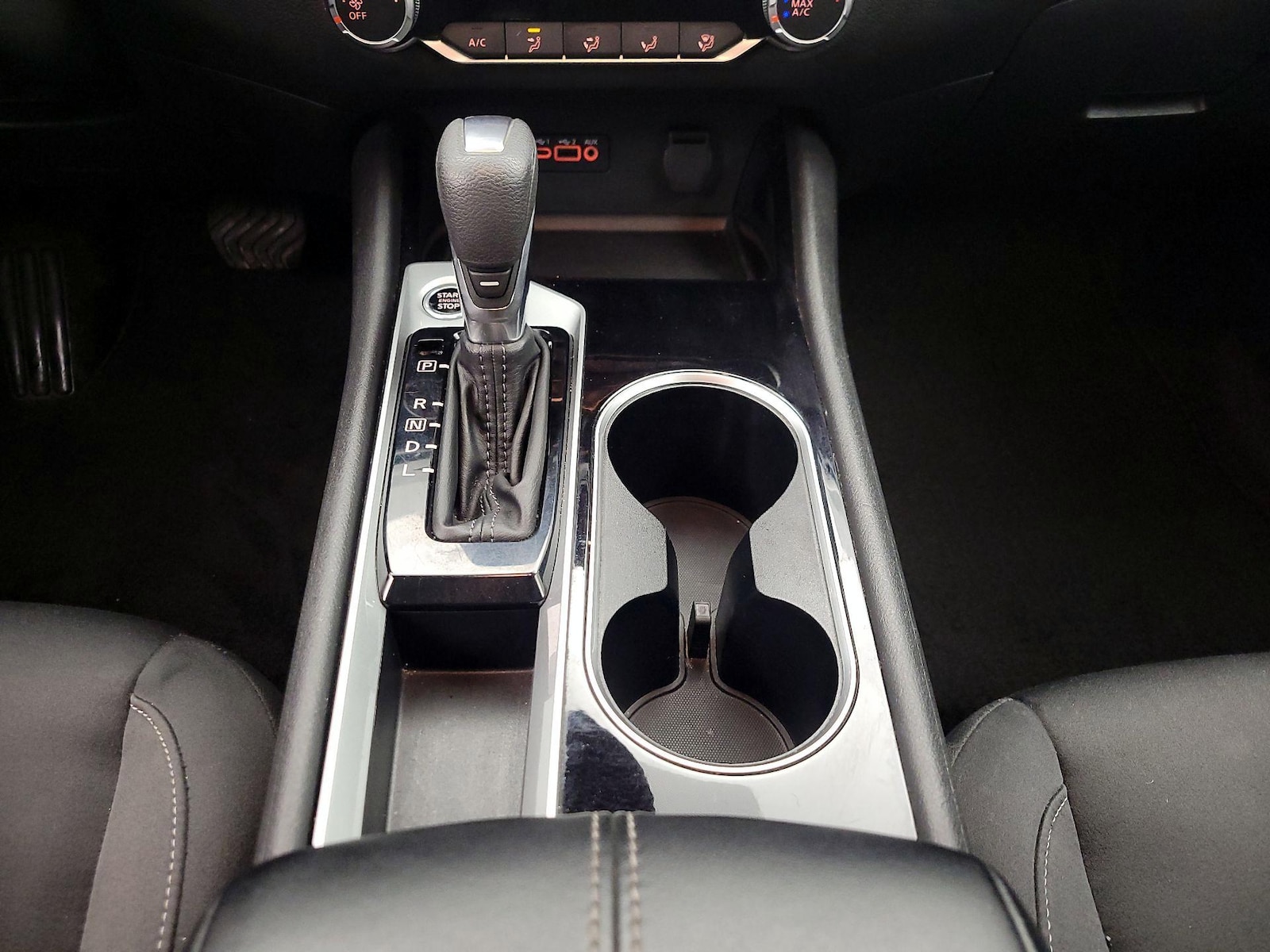 2024 Nissan Altima SV - Photo 18