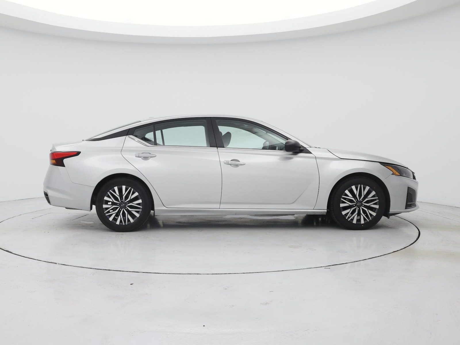 2024 Nissan Altima SV - Photo 8