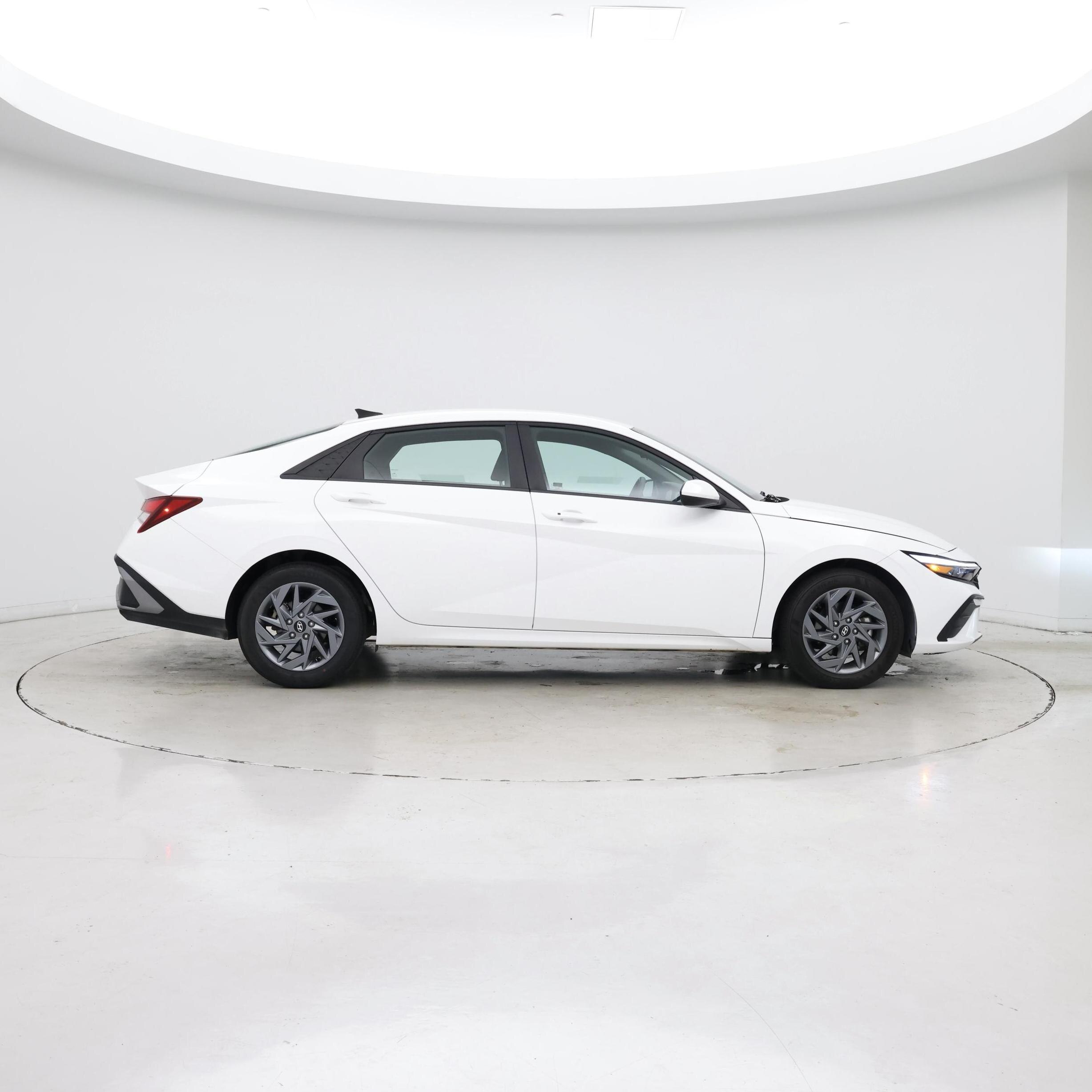 Thumbnail: 2024 Hyundai Elantra - 7
